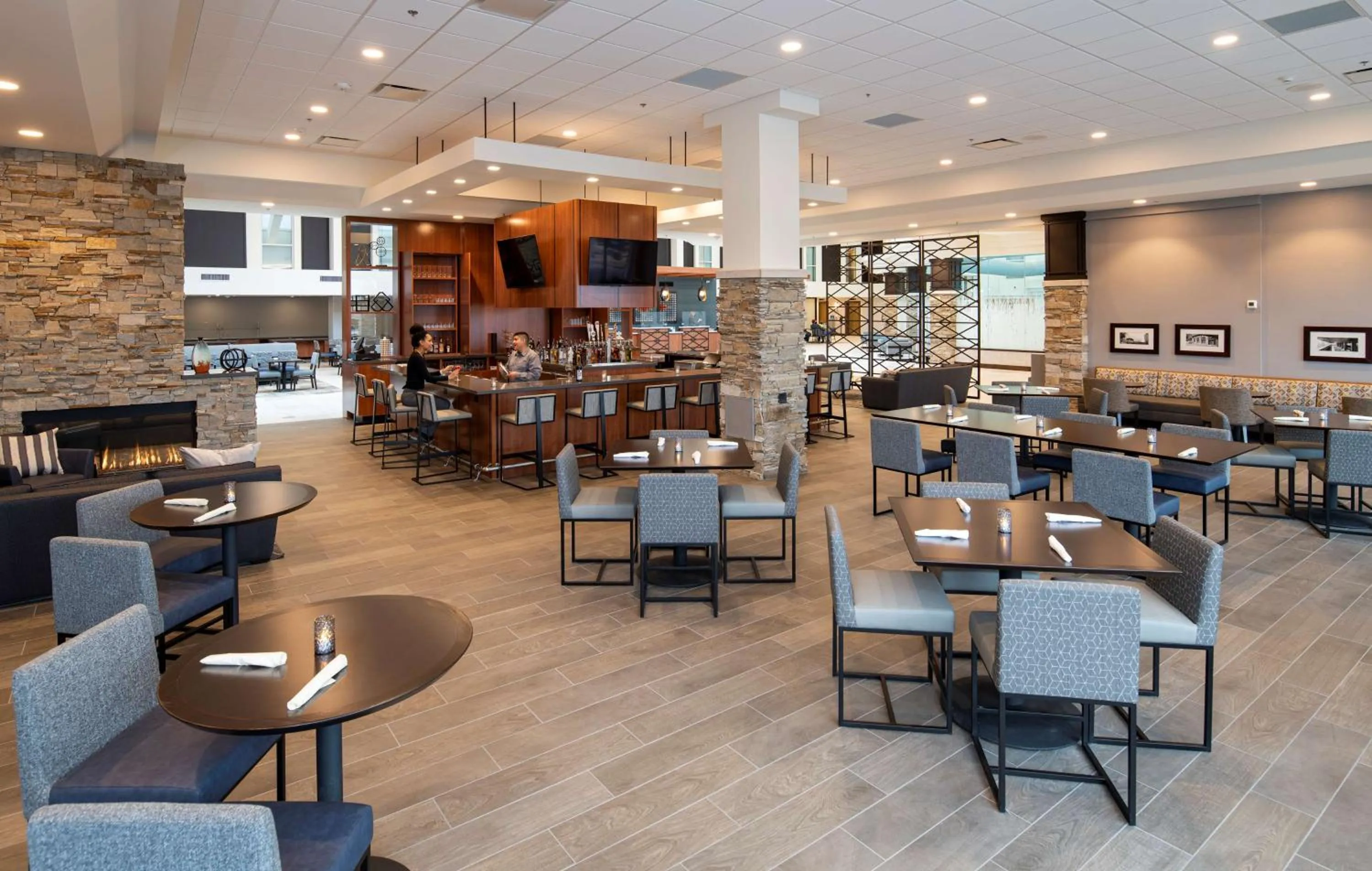 Restaurant/places to eat in Doubletree By Hilton Madison East