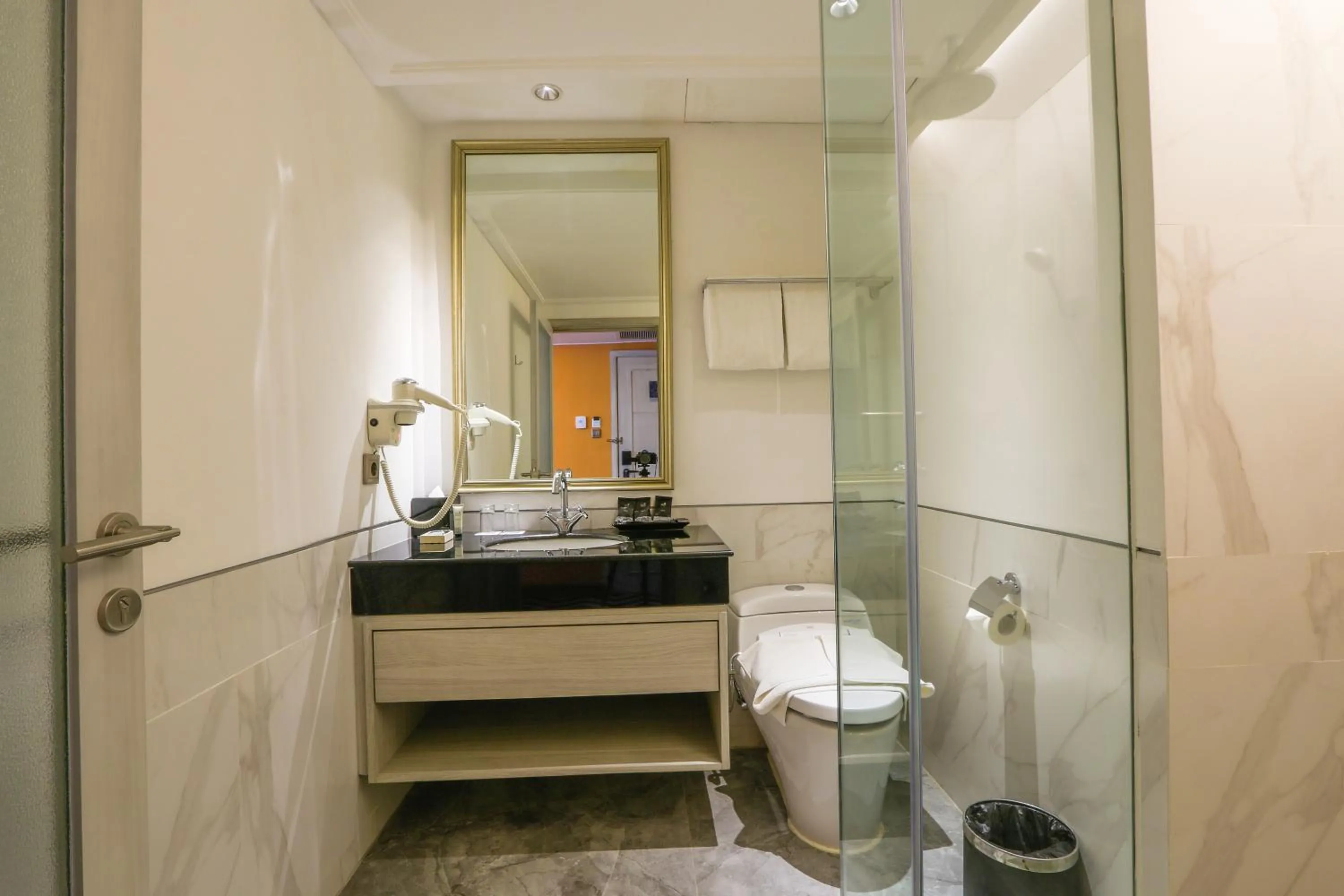 Bathroom in Java Paragon Hotel & Residences