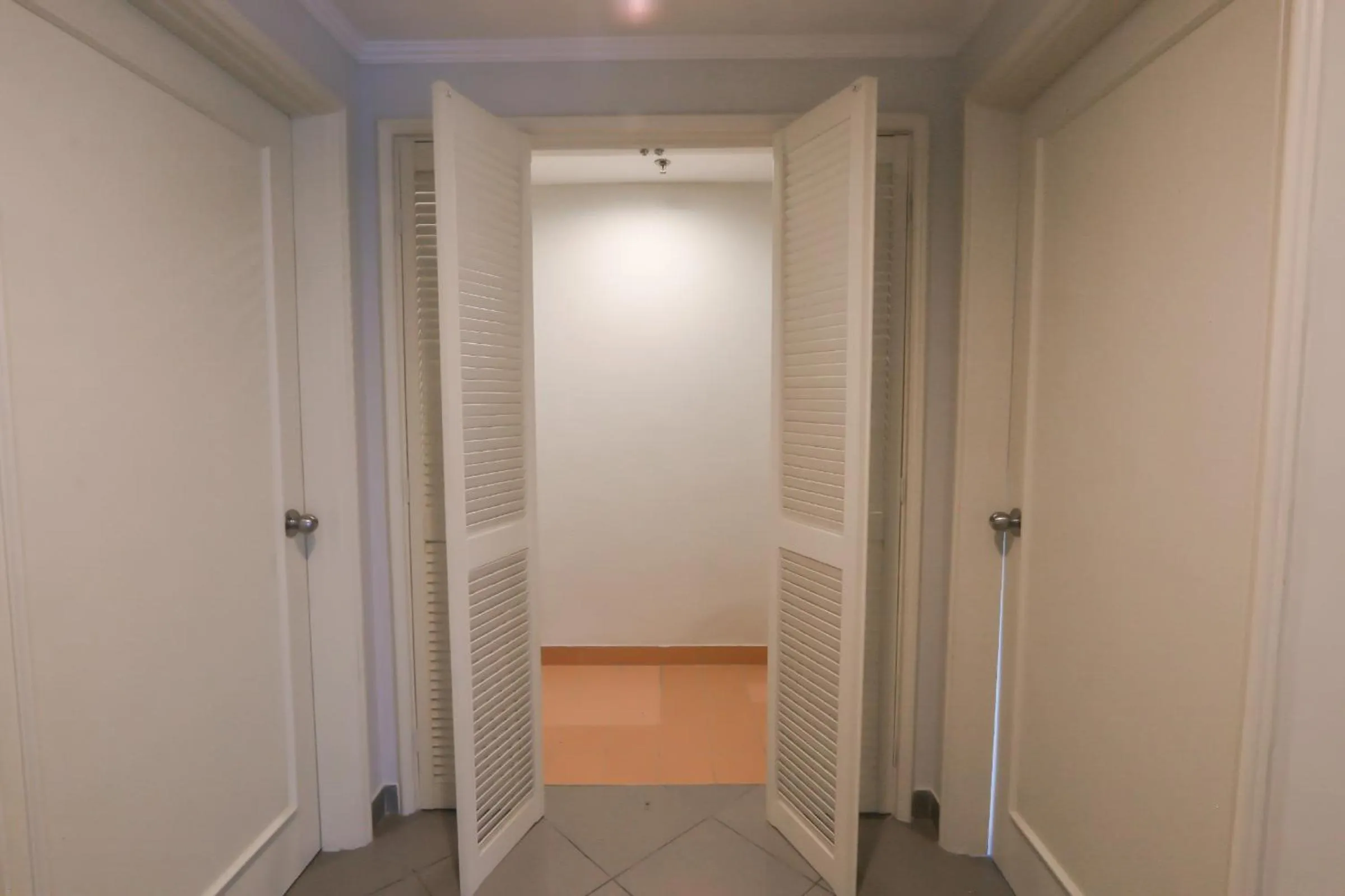 storage in Java Paragon Hotel & Residences