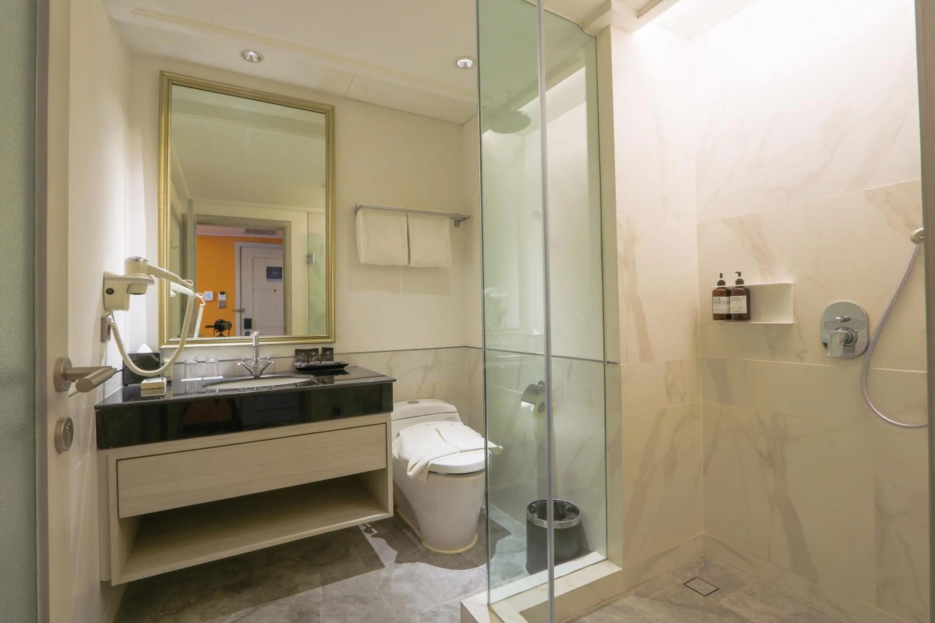 Bathroom in Java Paragon Hotel & Residences