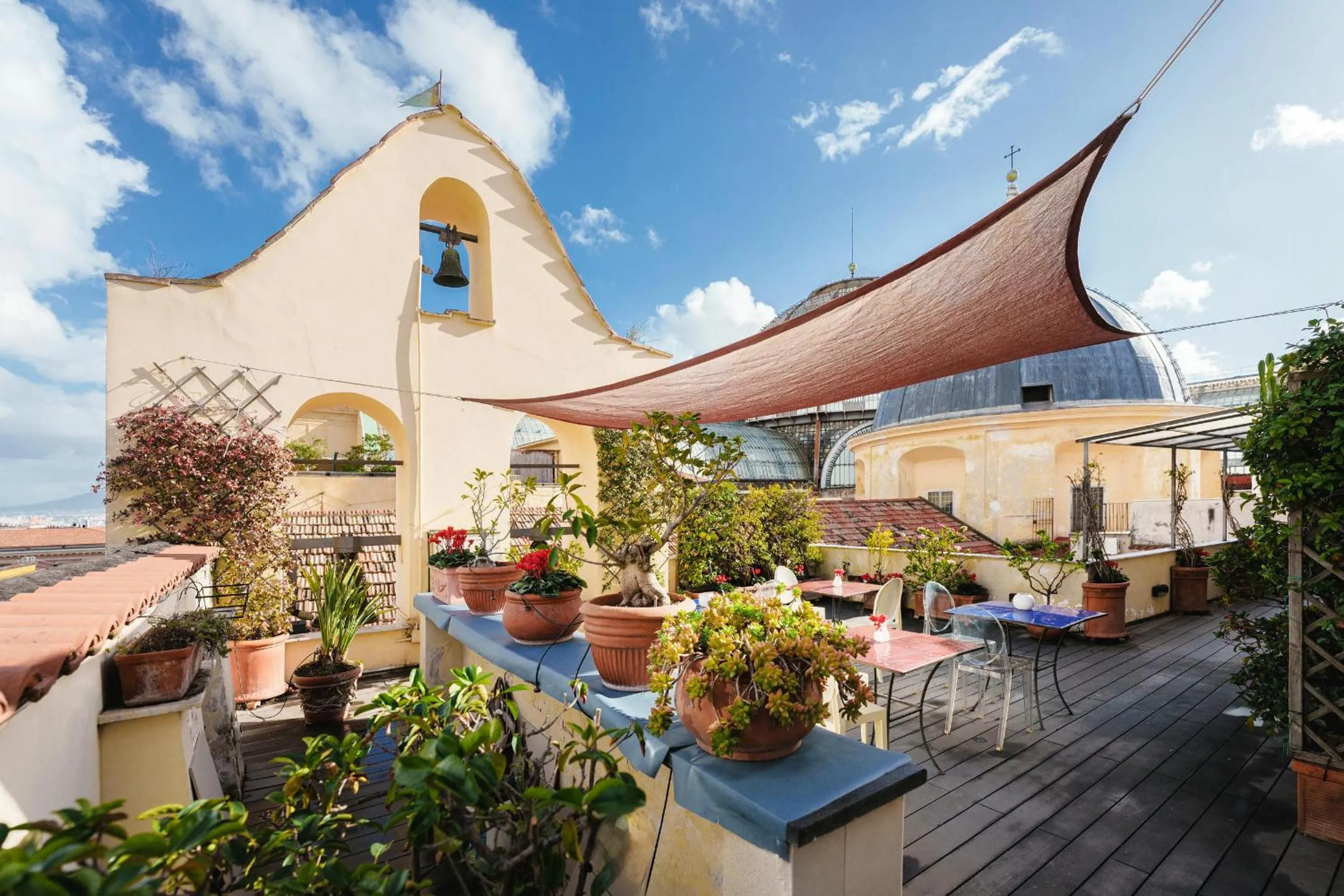 Property building in Attico Partenopeo