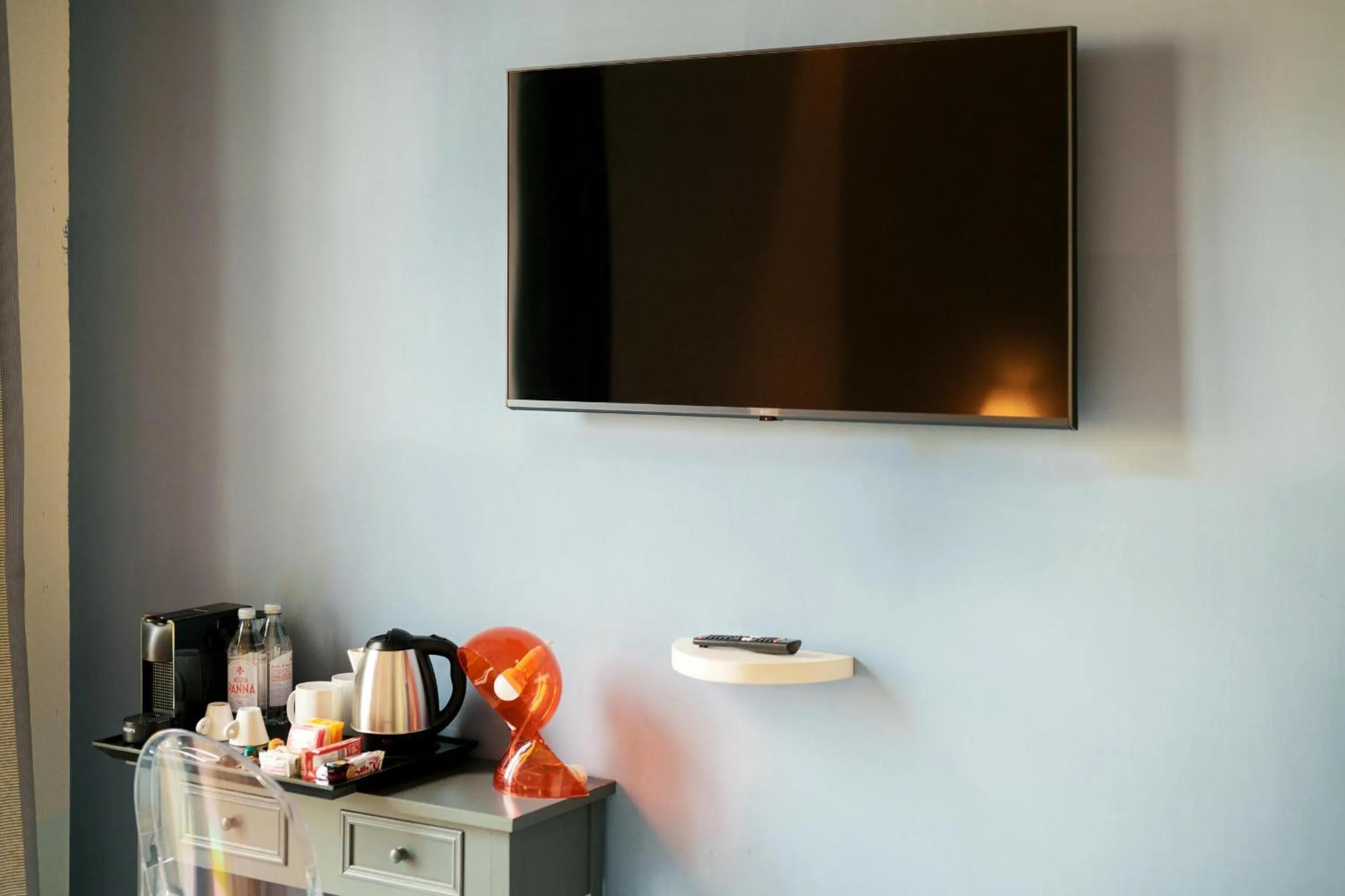 TV and multimedia in Attico Partenopeo