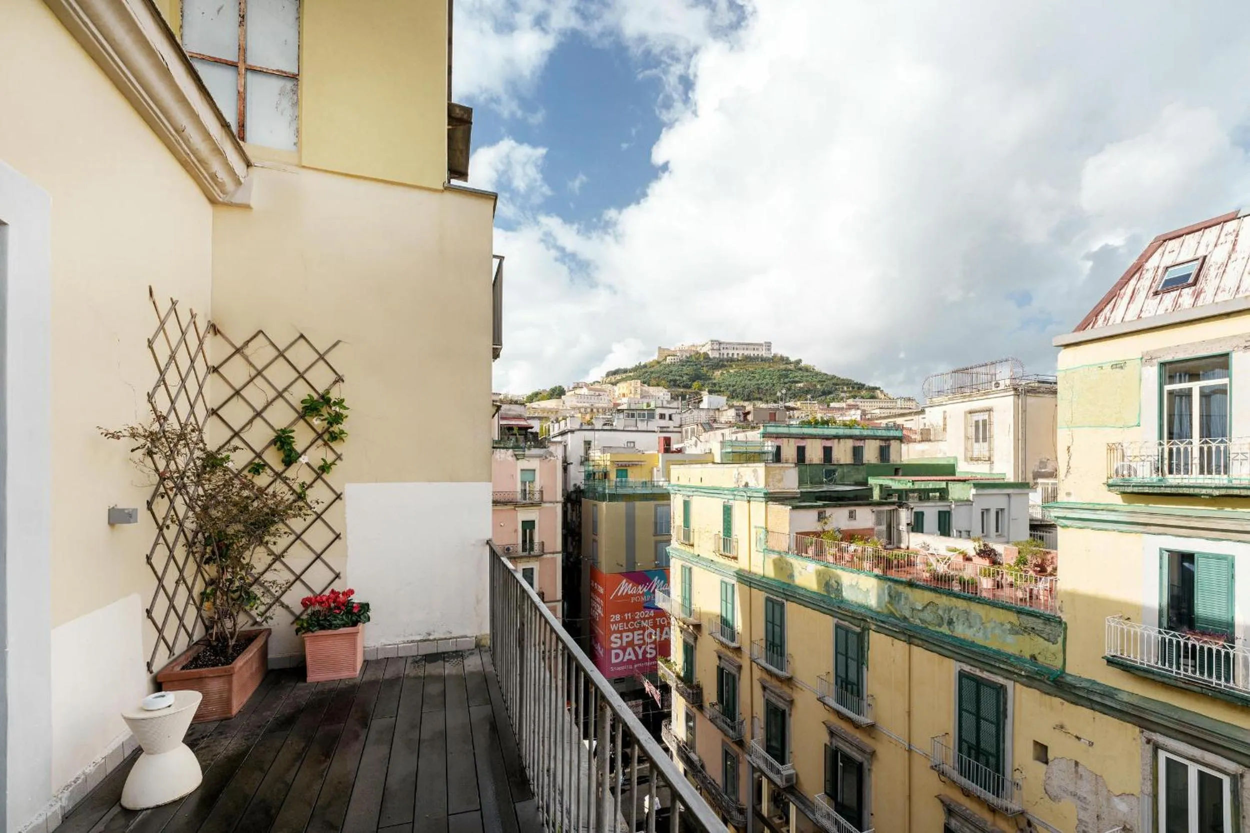 Property building in Attico Partenopeo