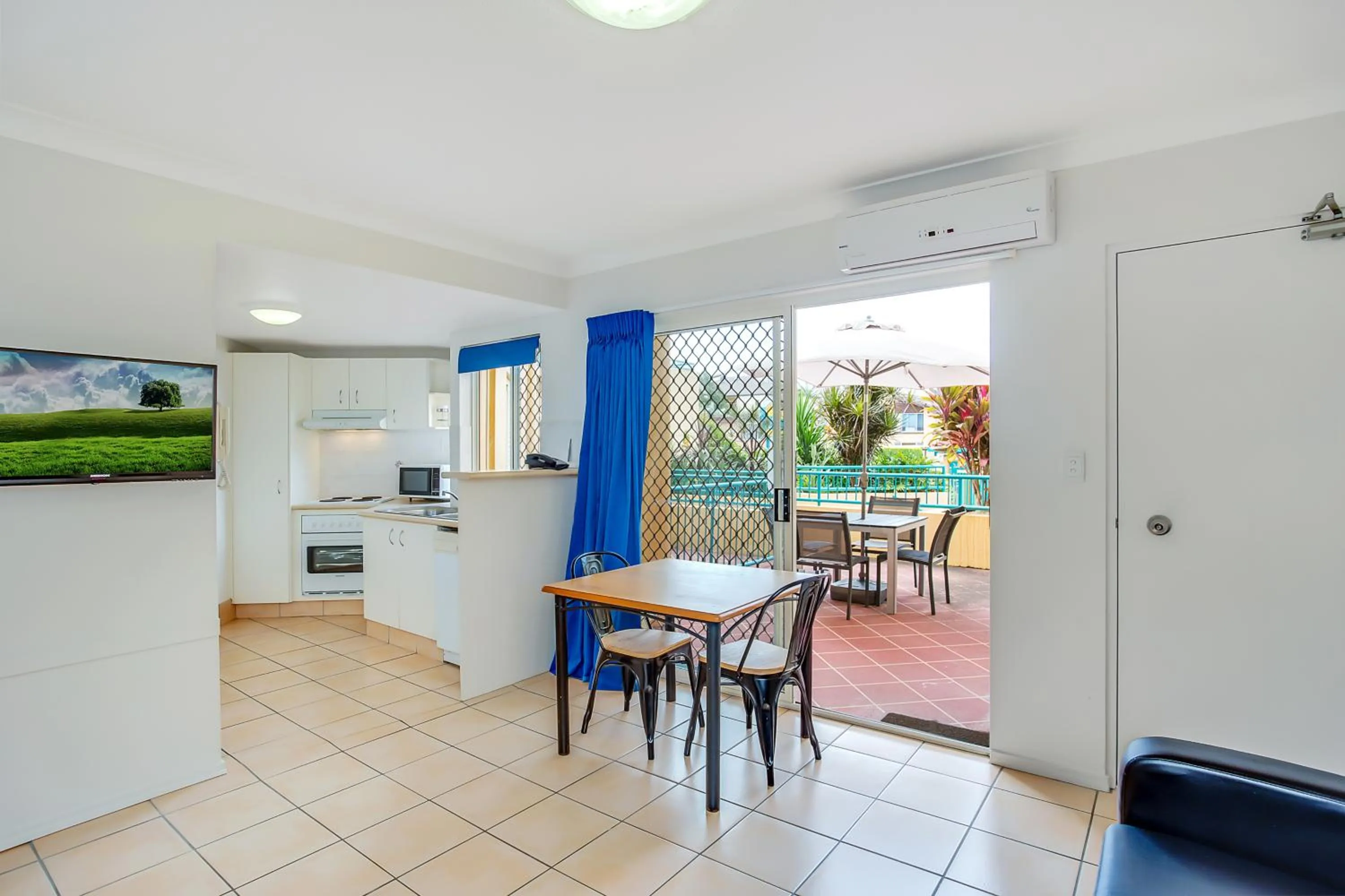 Dining area in Paradise Isles