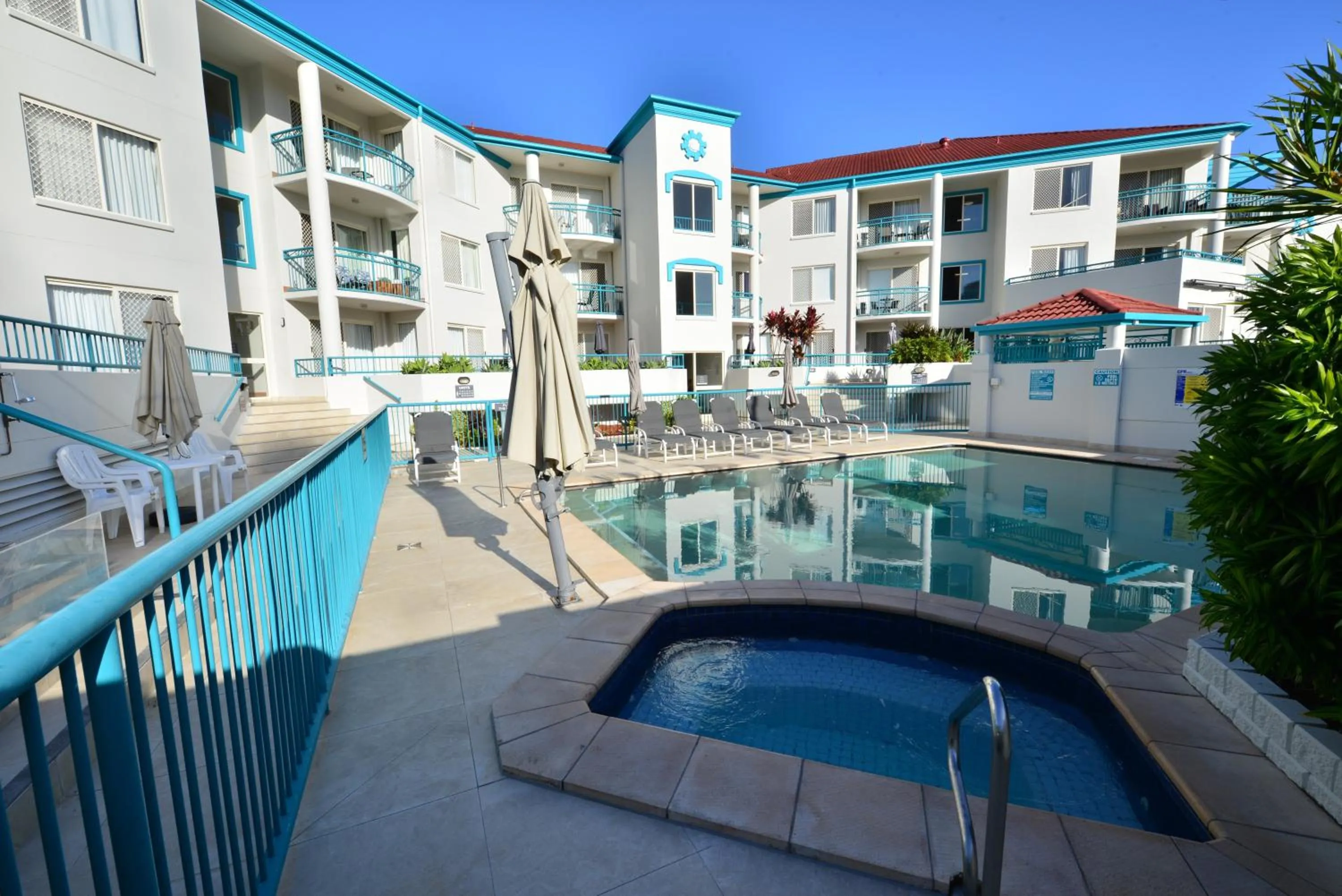 Swimming pool in Paradise Isles