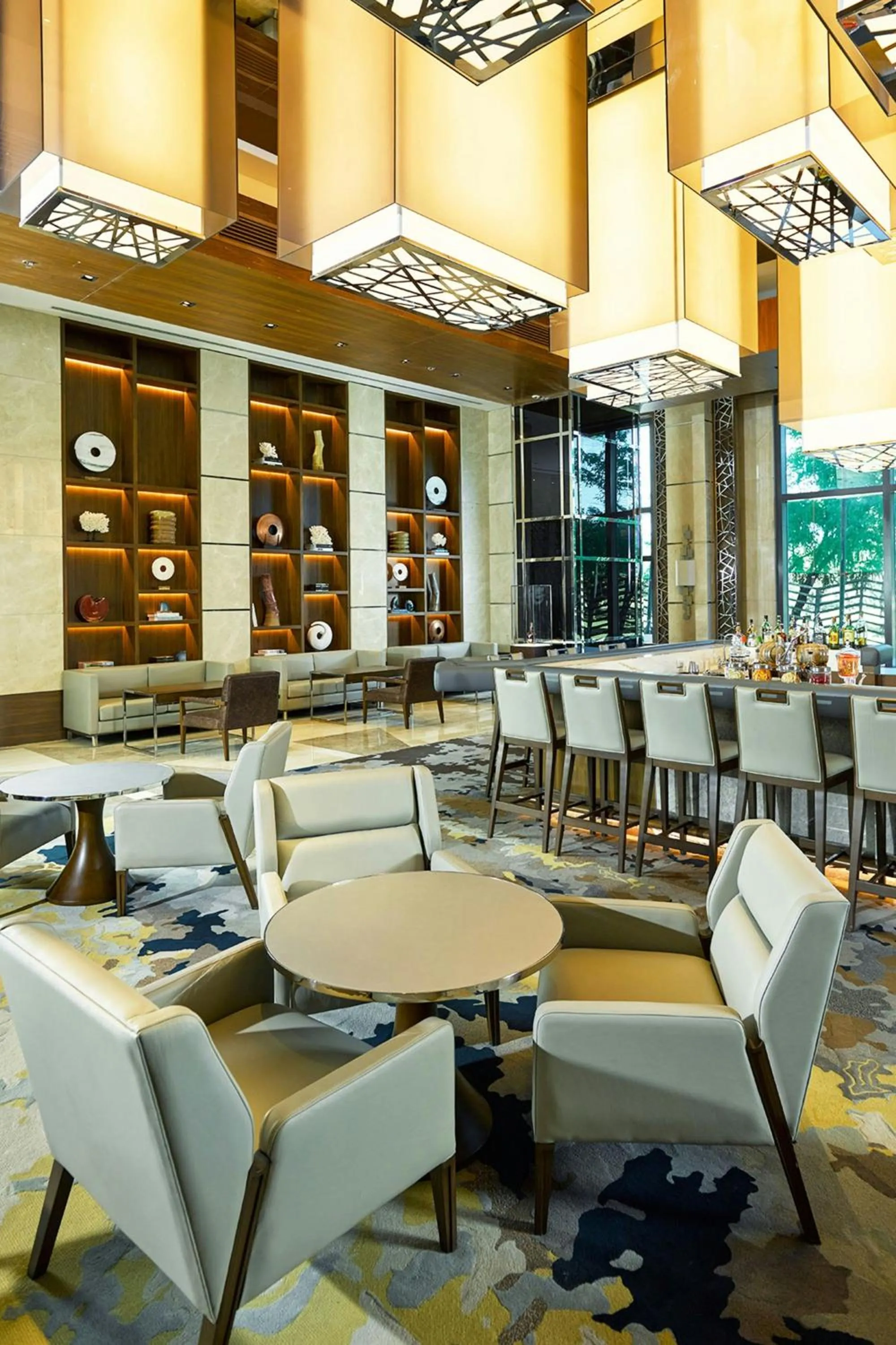 Lounge or bar in Manila Marriott Hotel at Newport World Resorts