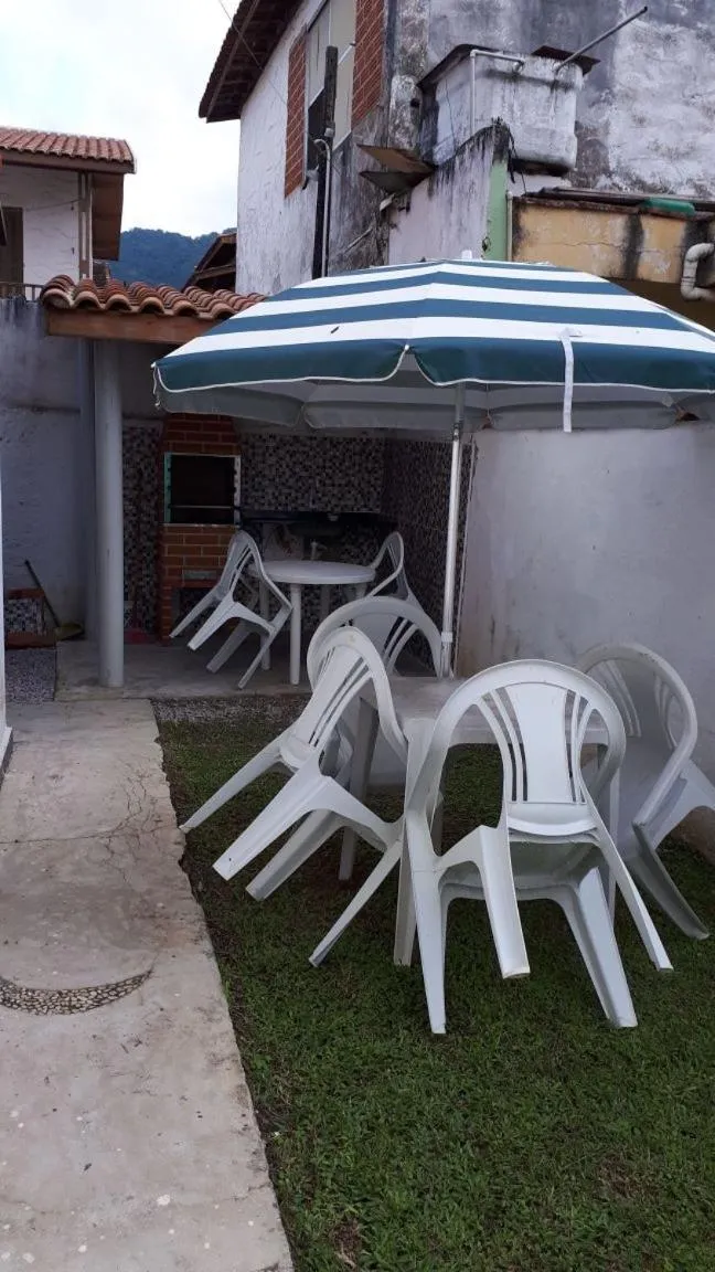 BBQ facilities in Pousada Chalés Vereda do Sol