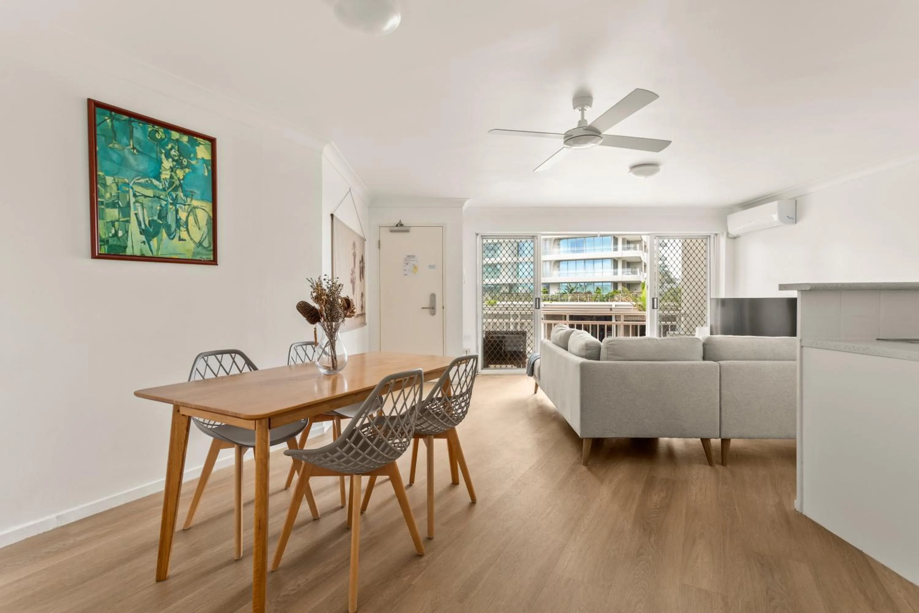 Dining area in Kirra Palms Holiday Apartments