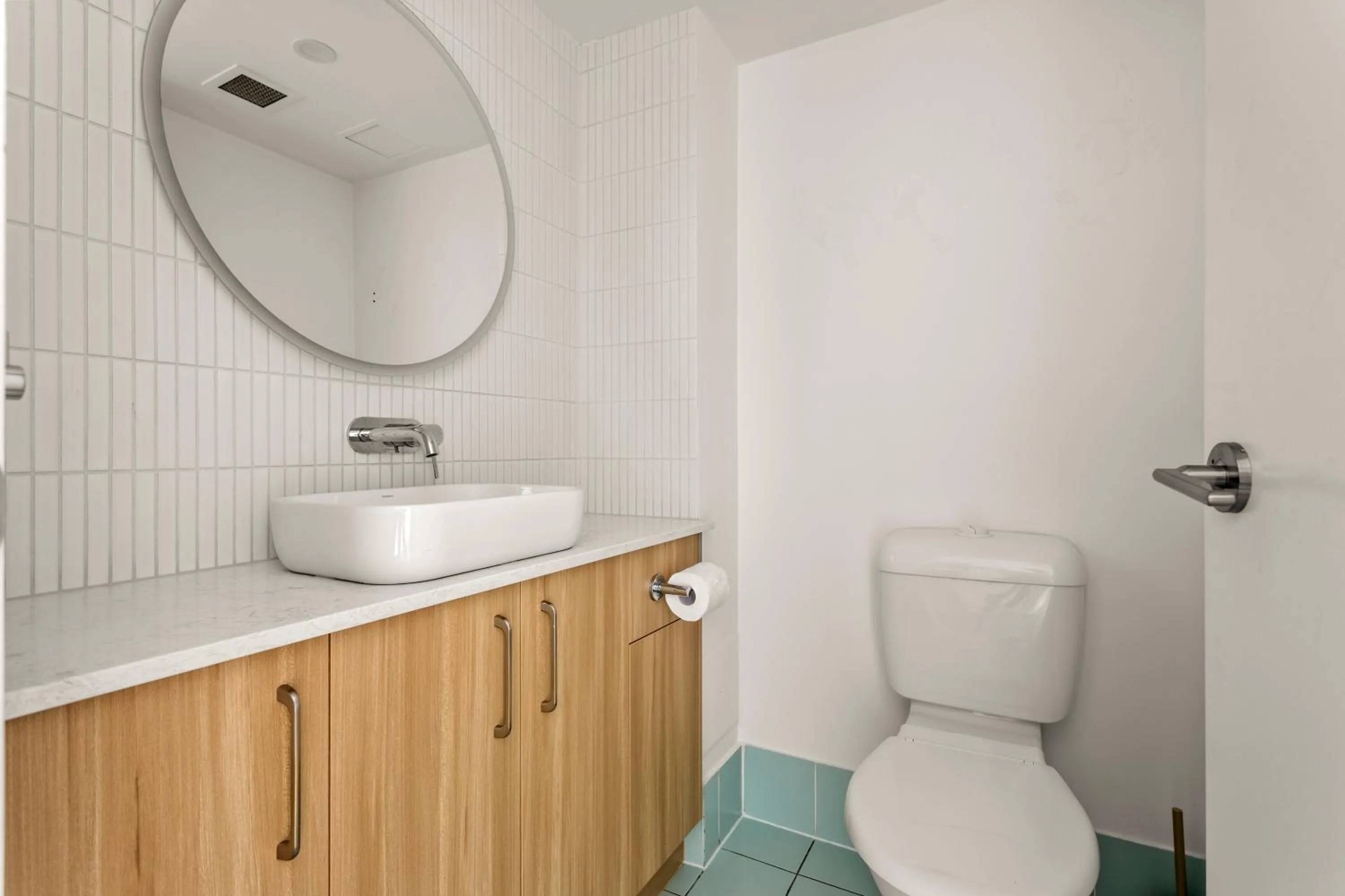 Toilet in Kirra Palms Holiday Apartments