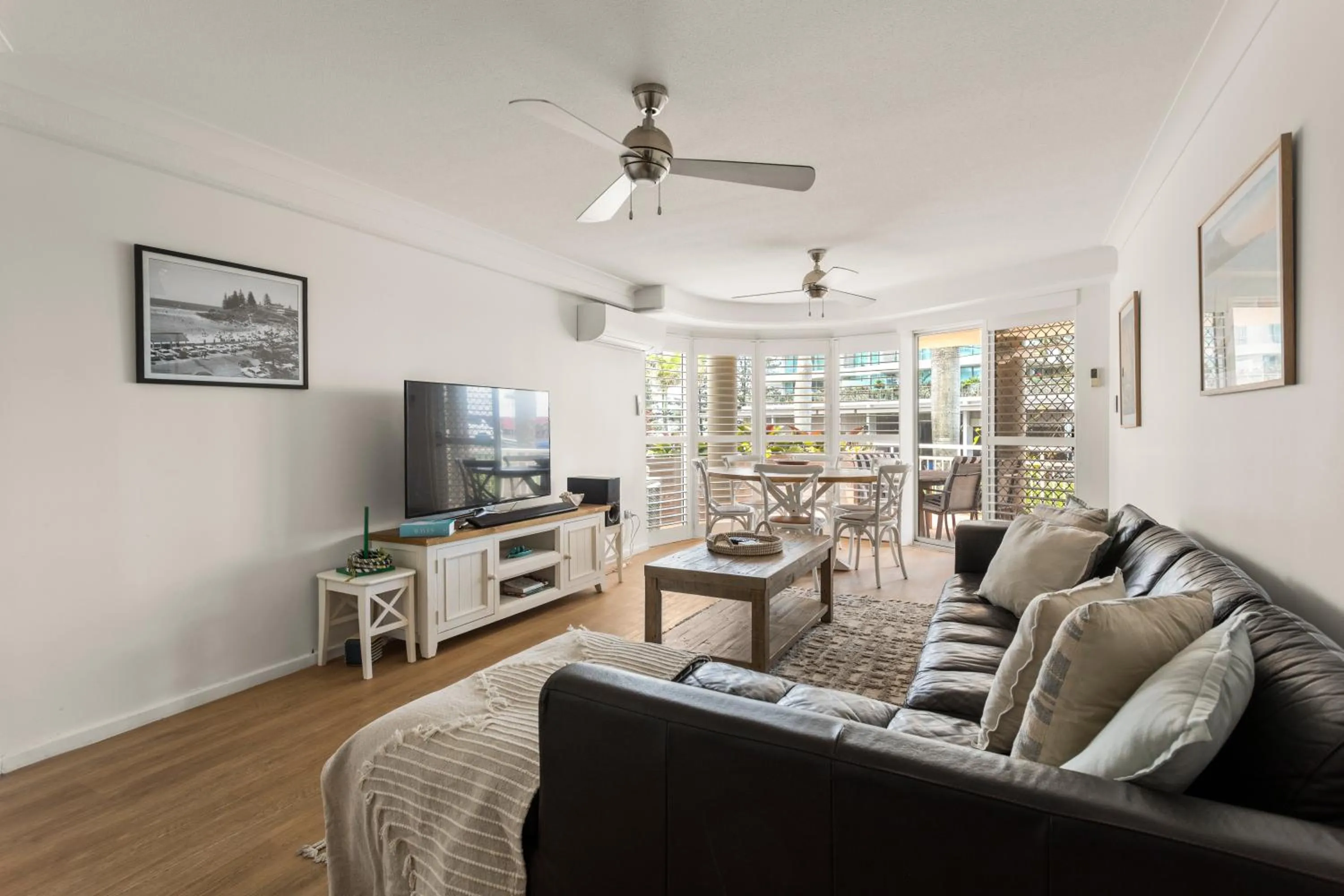 Communal lounge/ TV room in Kirra Palms Holiday Apartments