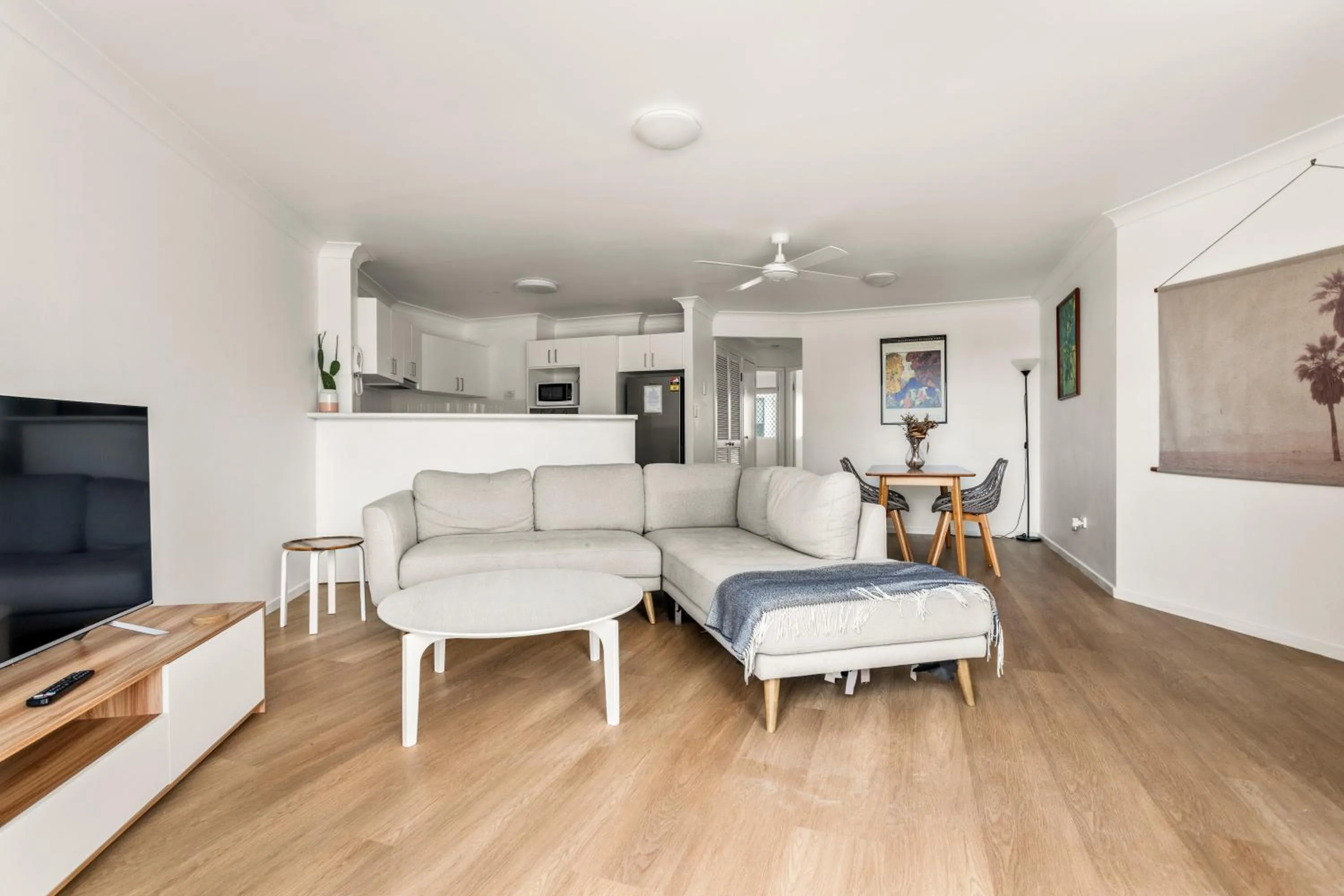 Communal lounge/ TV room in Kirra Palms Holiday Apartments