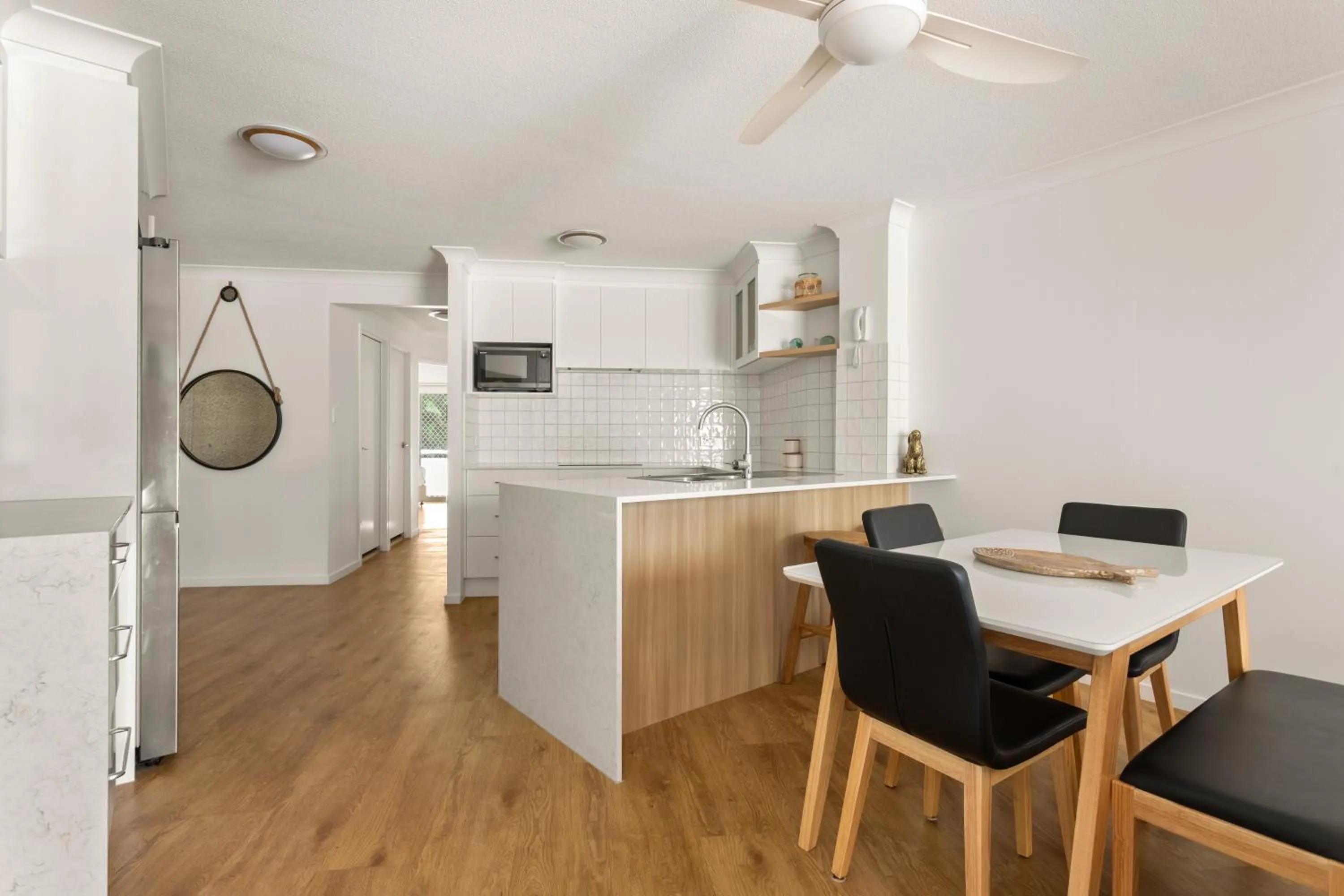 Dining area in Kirra Palms Holiday Apartments
