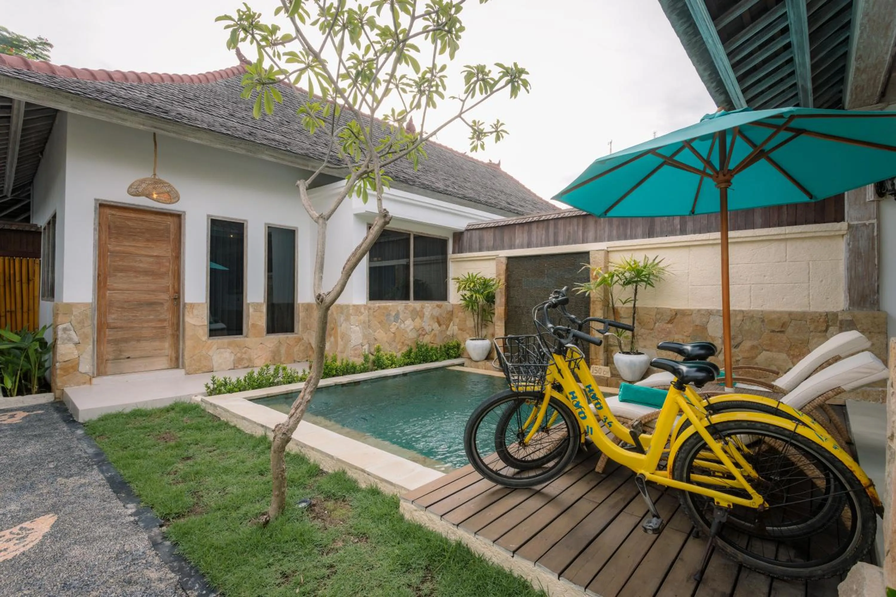 Swimming pool in Vila Ombak