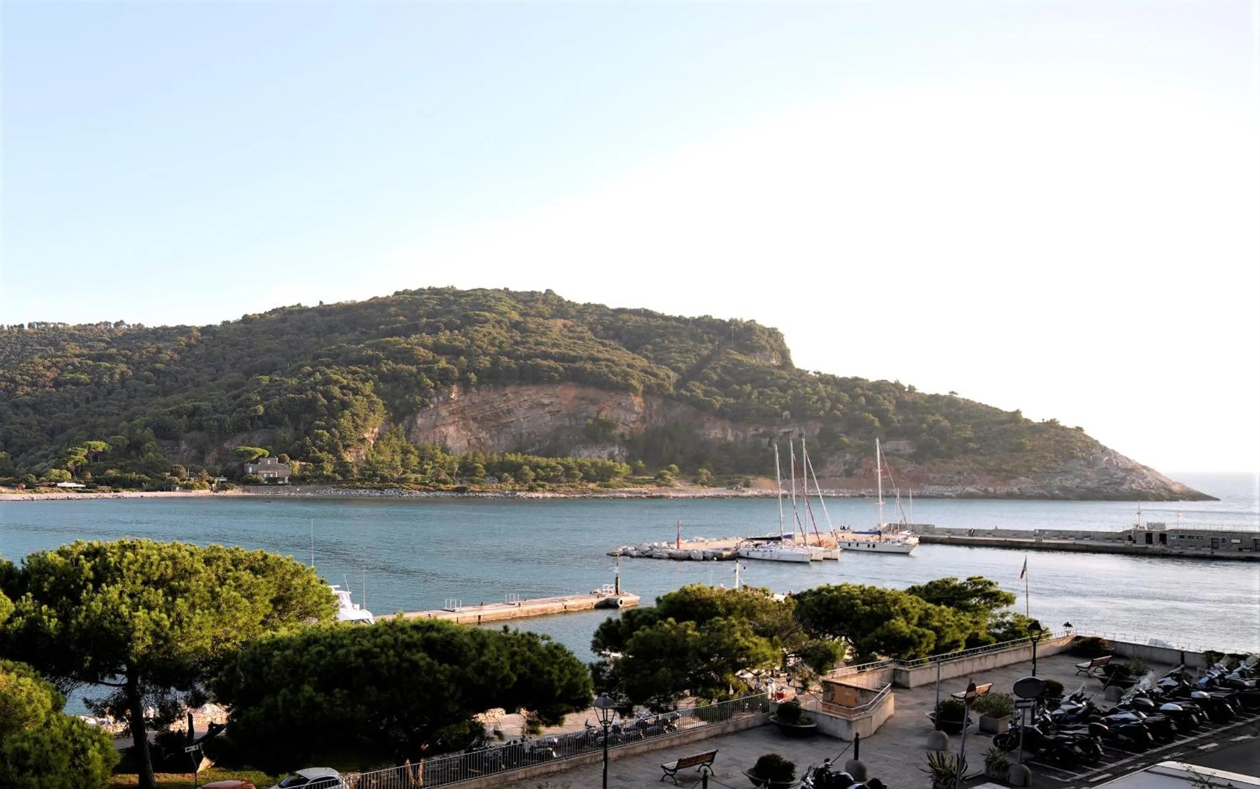 Property building in La Finestra sul Mare