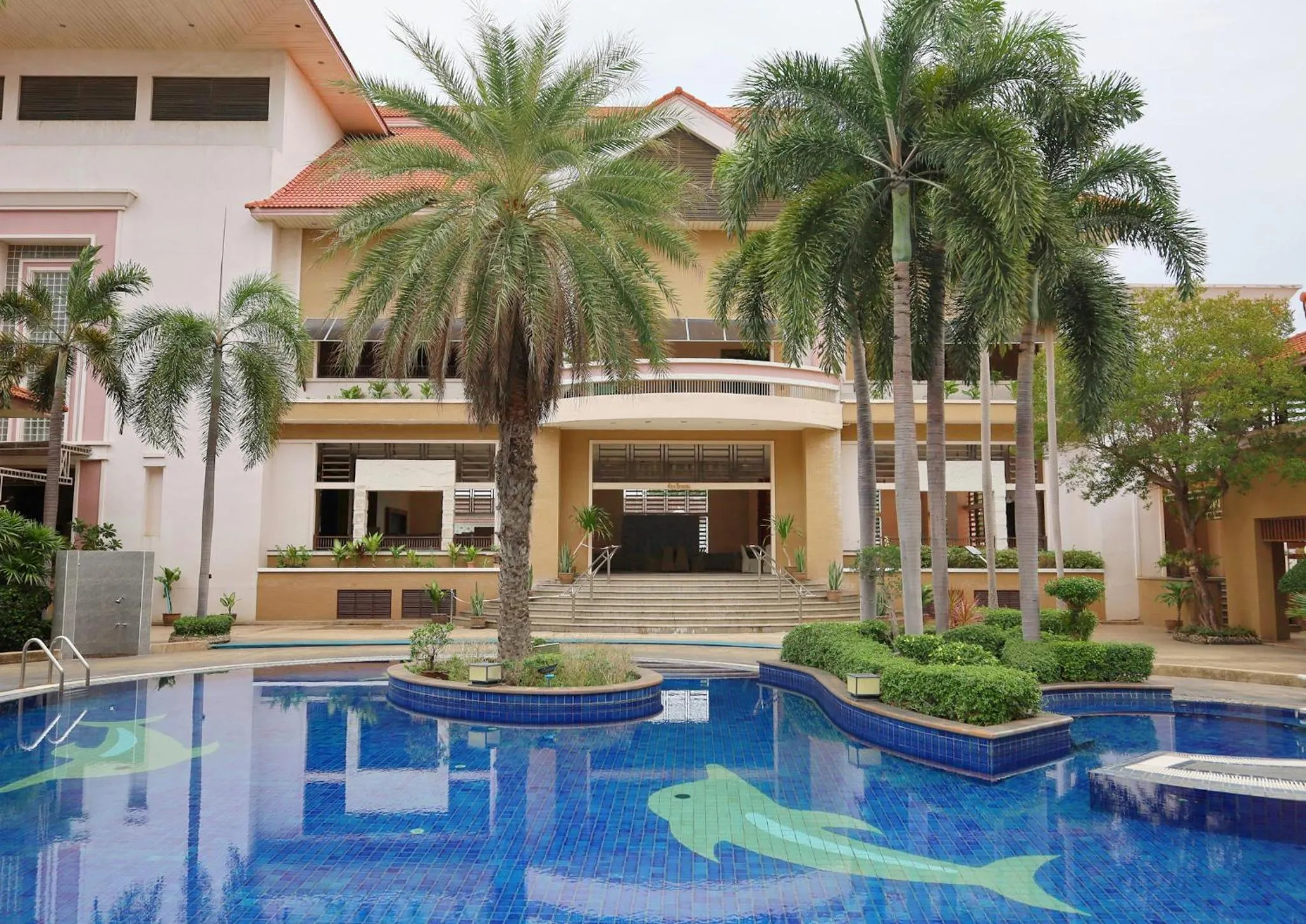 Swimming pool in Eastern Grand Palace