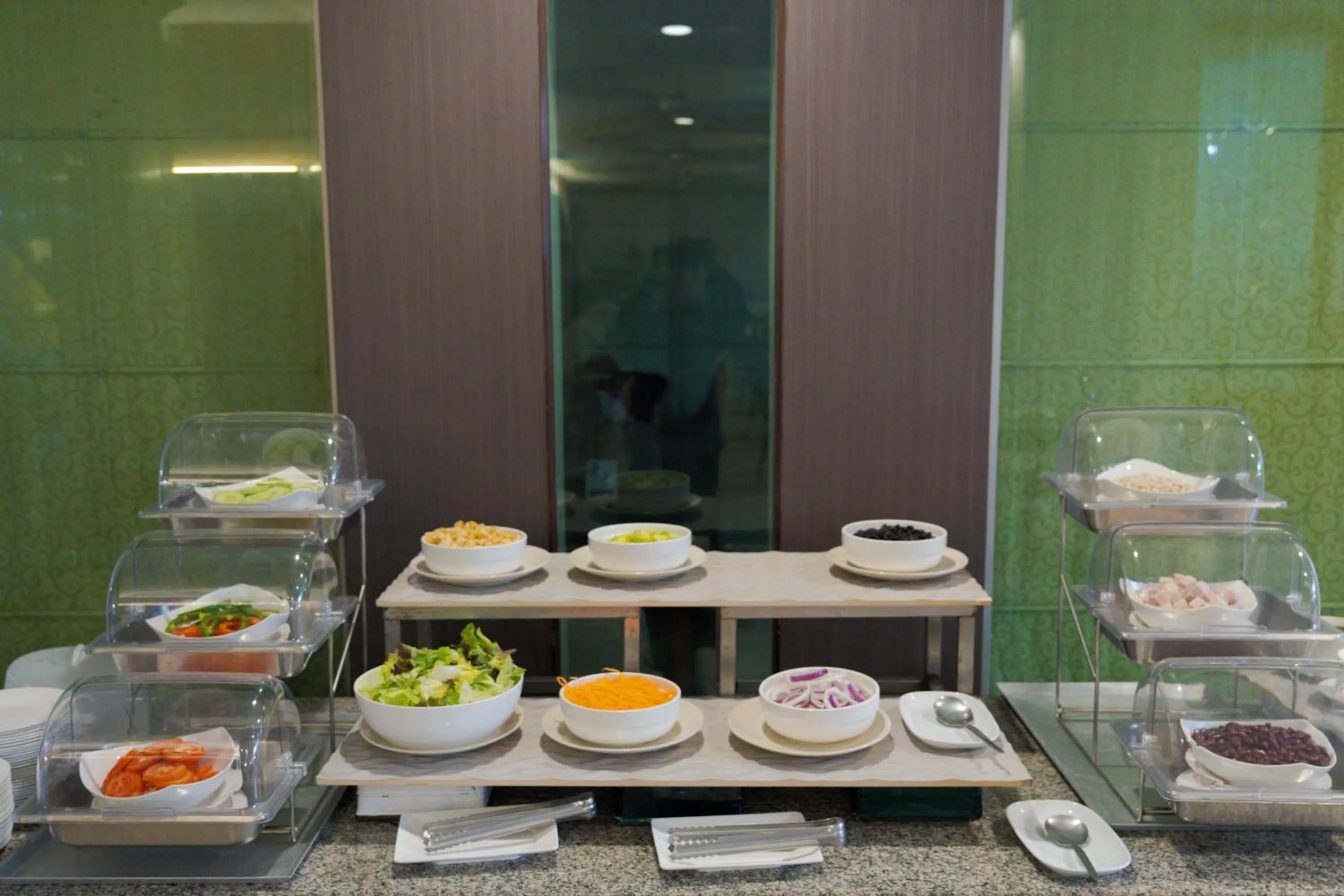 Food in Eastern Grand Palace