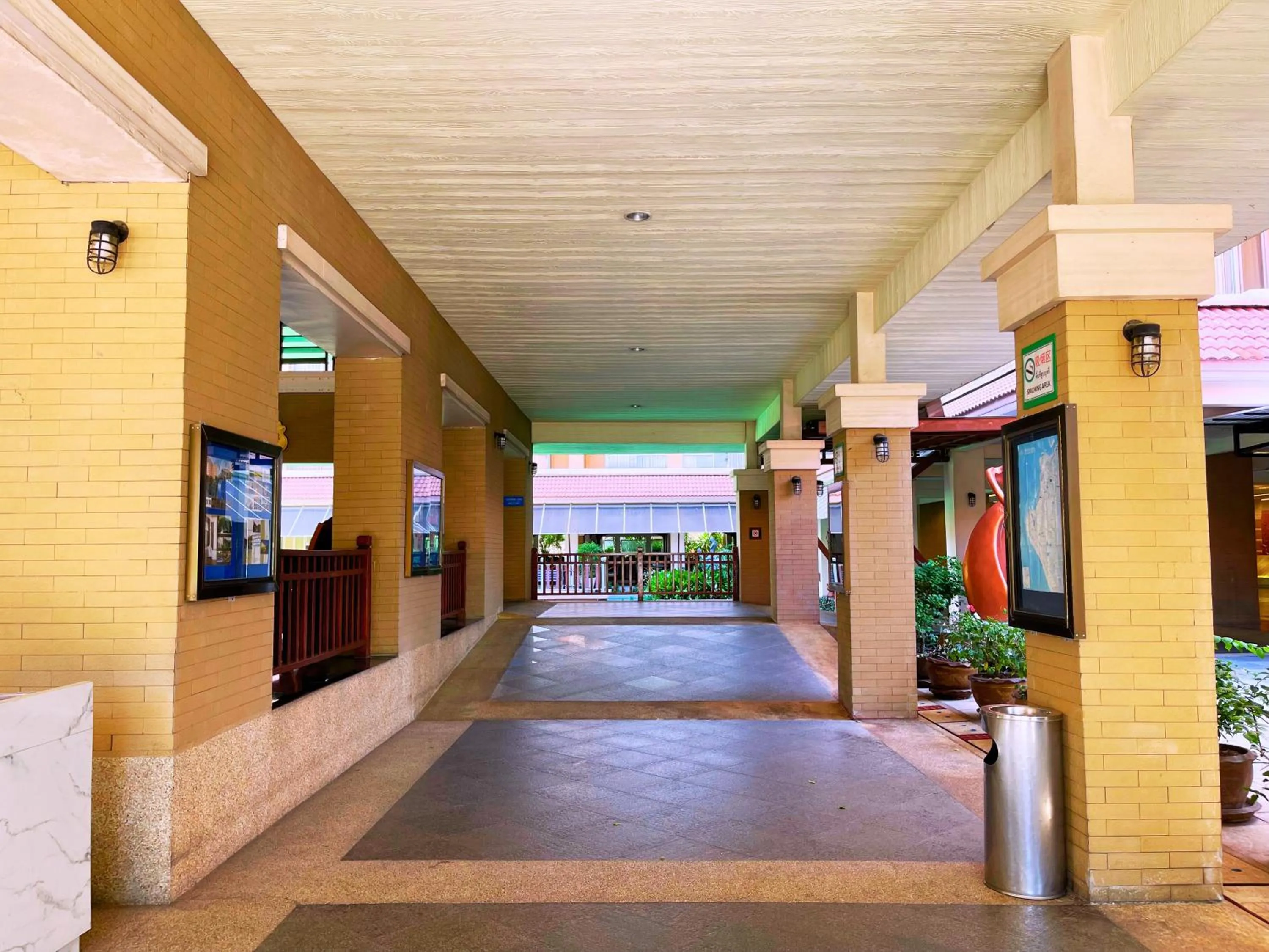 Facade/entrance in Eastern Grand Palace