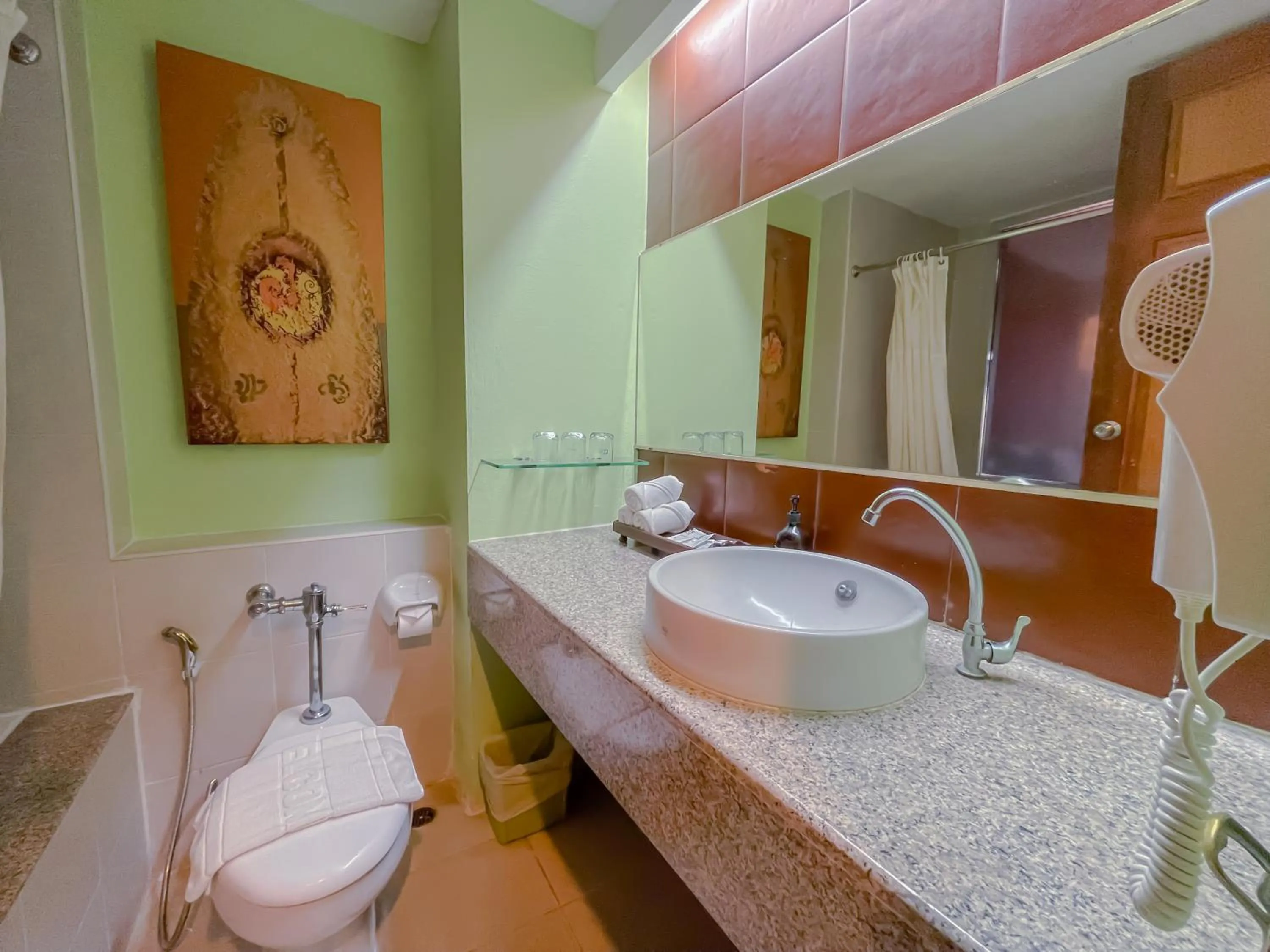 Shower in Eastern Grand Palace