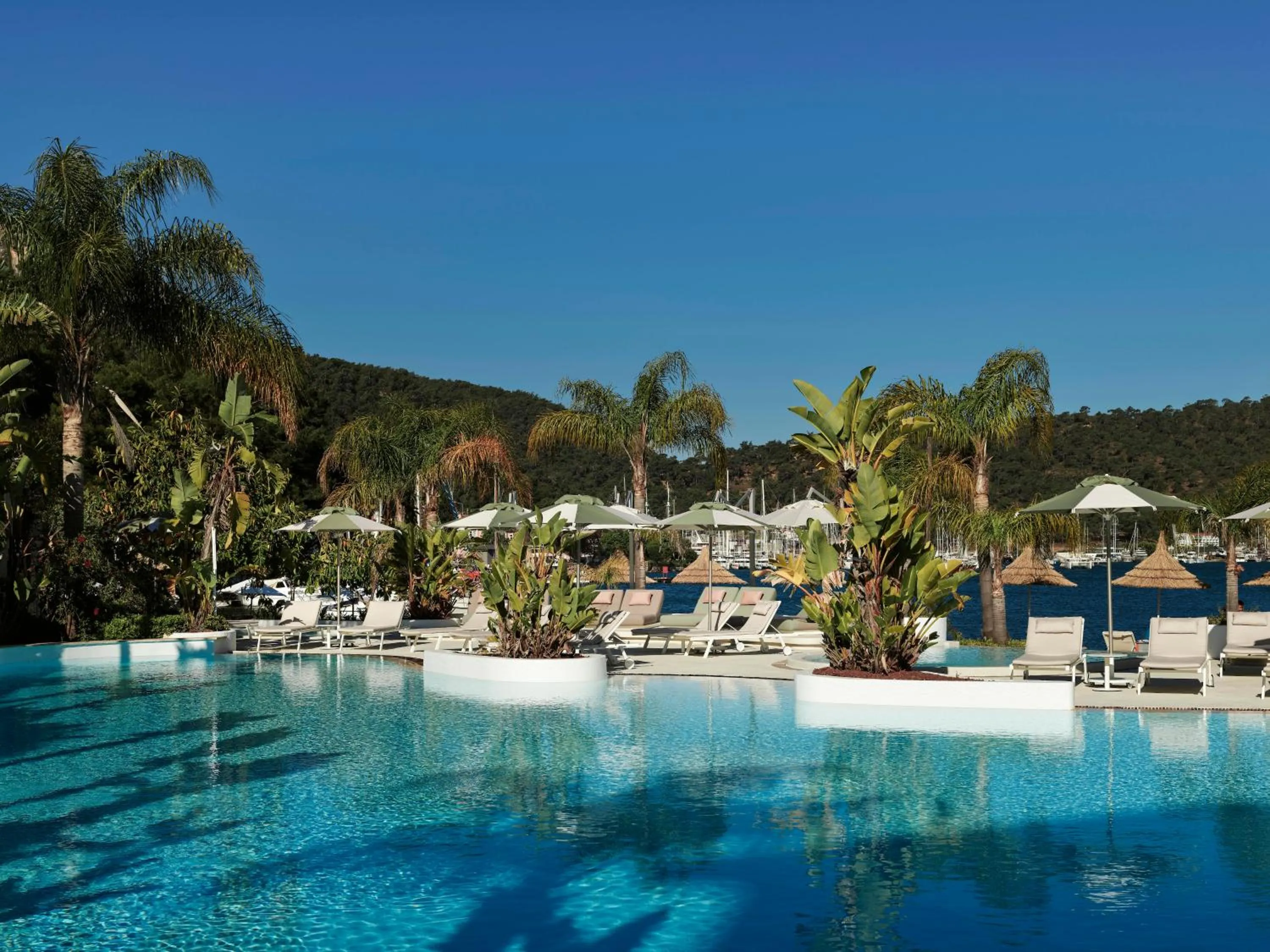 Pool view in Yacht Classic Hotel - Boutique Class