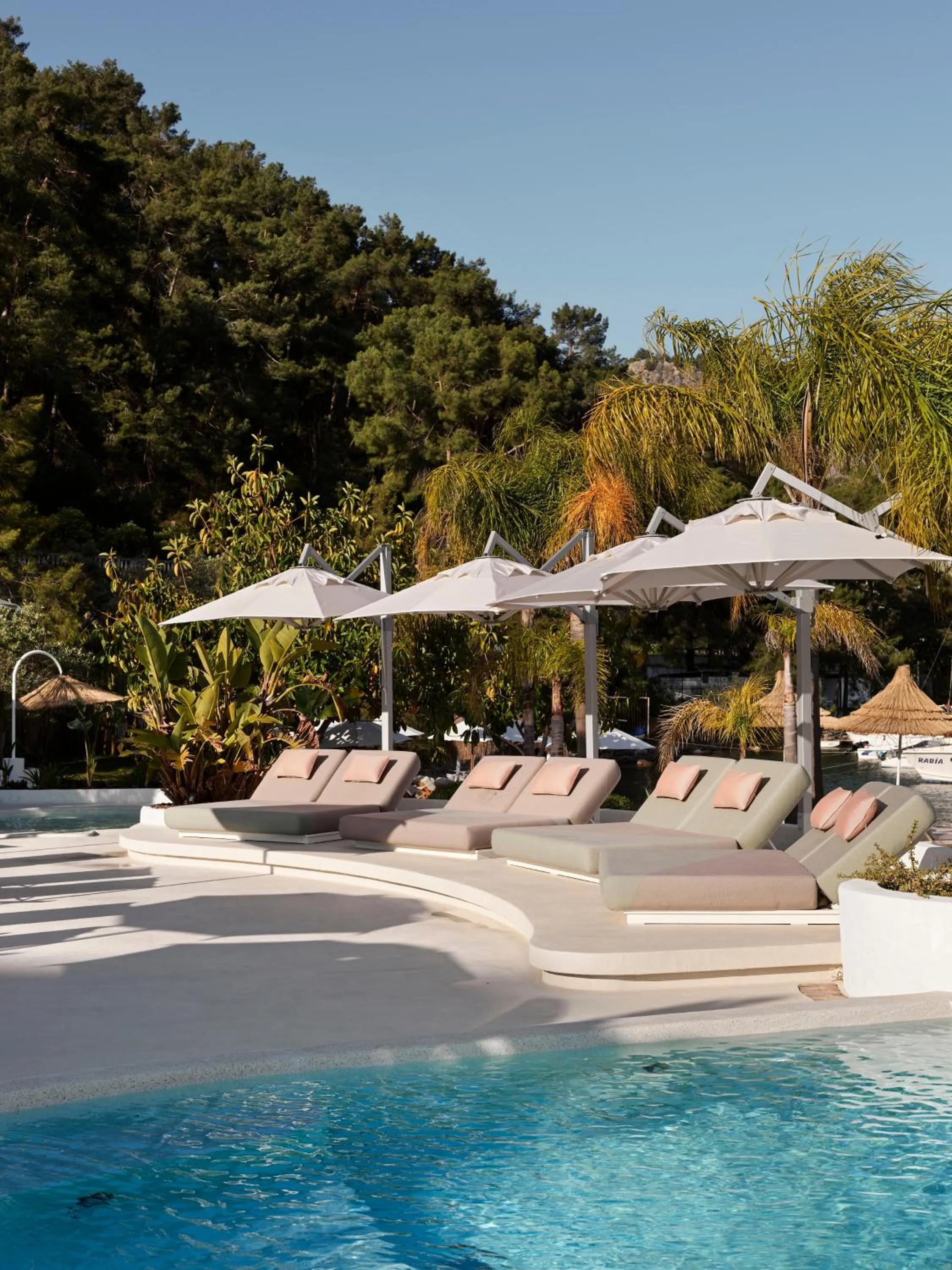 sunbed in Yacht Classic Hotel - Boutique Class