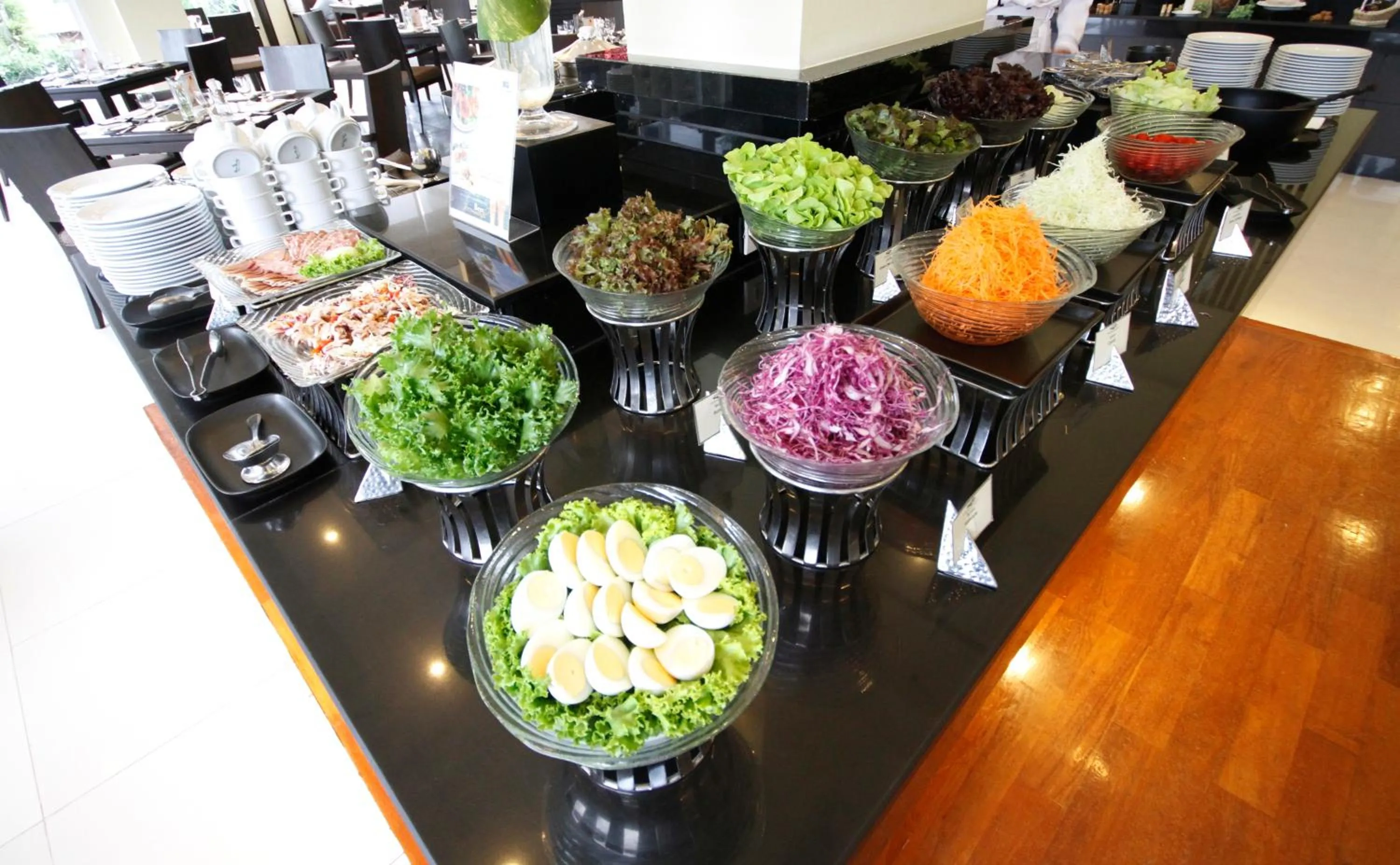 Restaurant/places to eat in Cape Racha Hotel