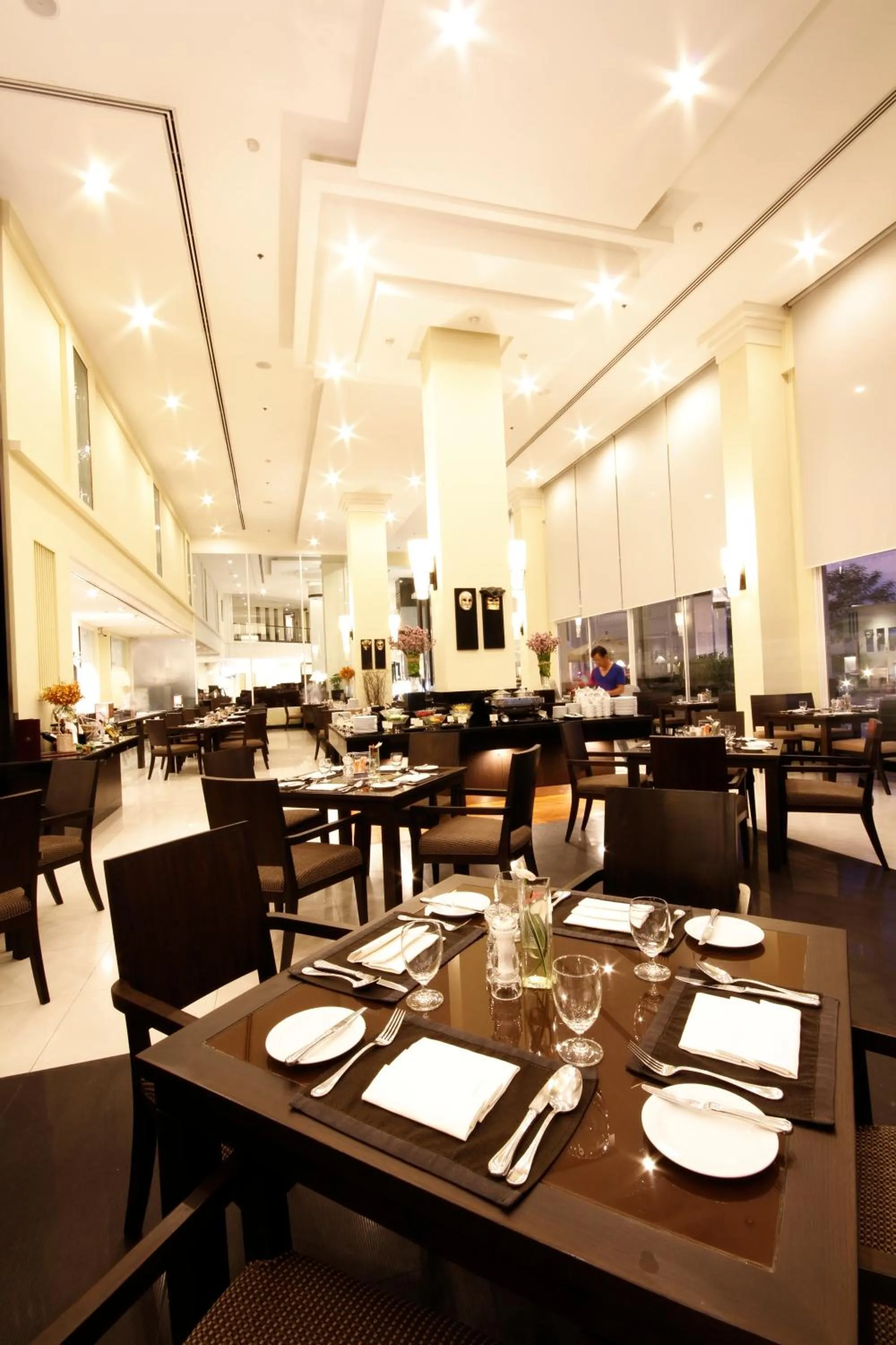 Restaurant/places to eat in Cape Racha Hotel