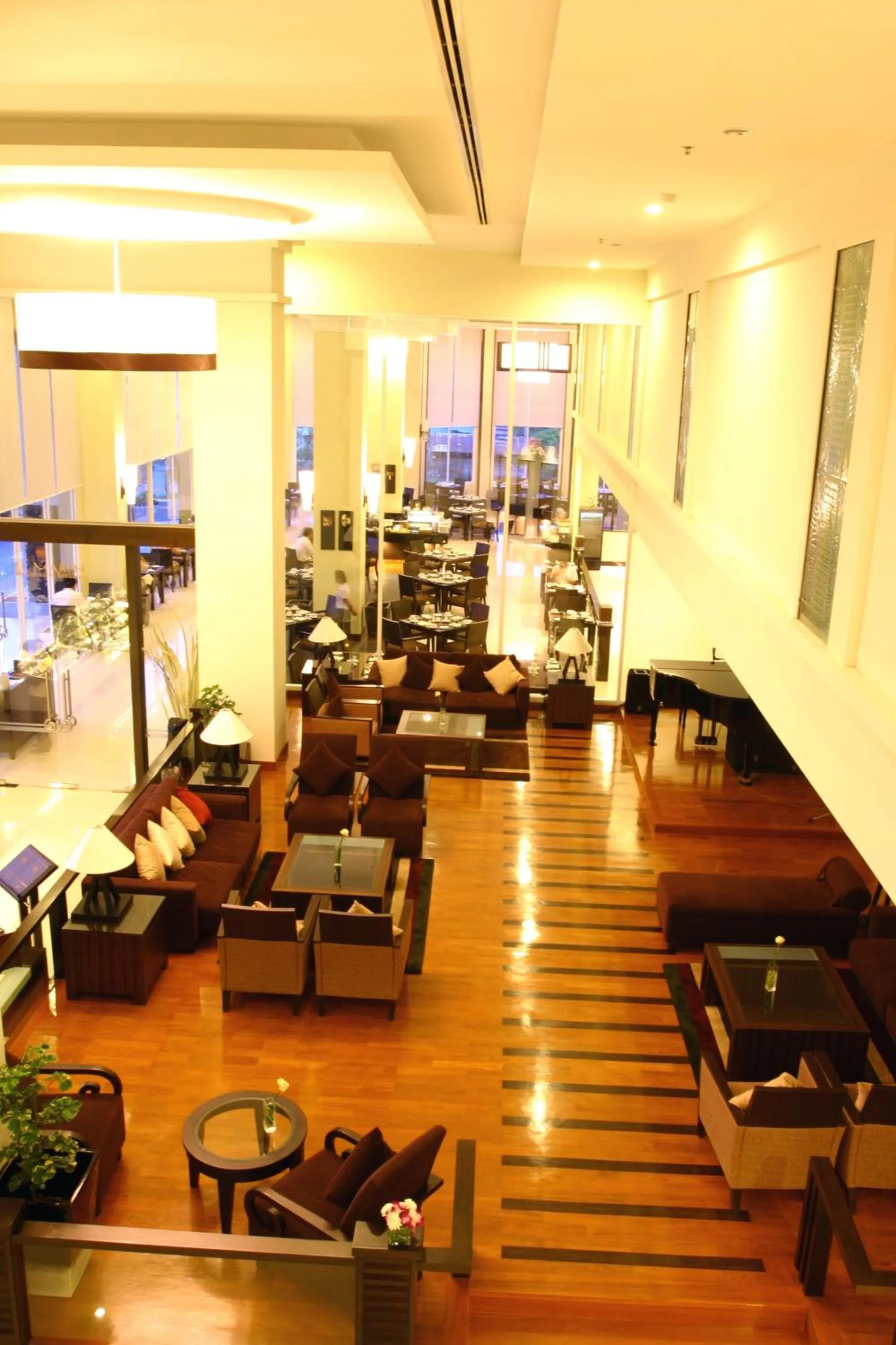 Restaurant/places to eat in Cape Racha Hotel