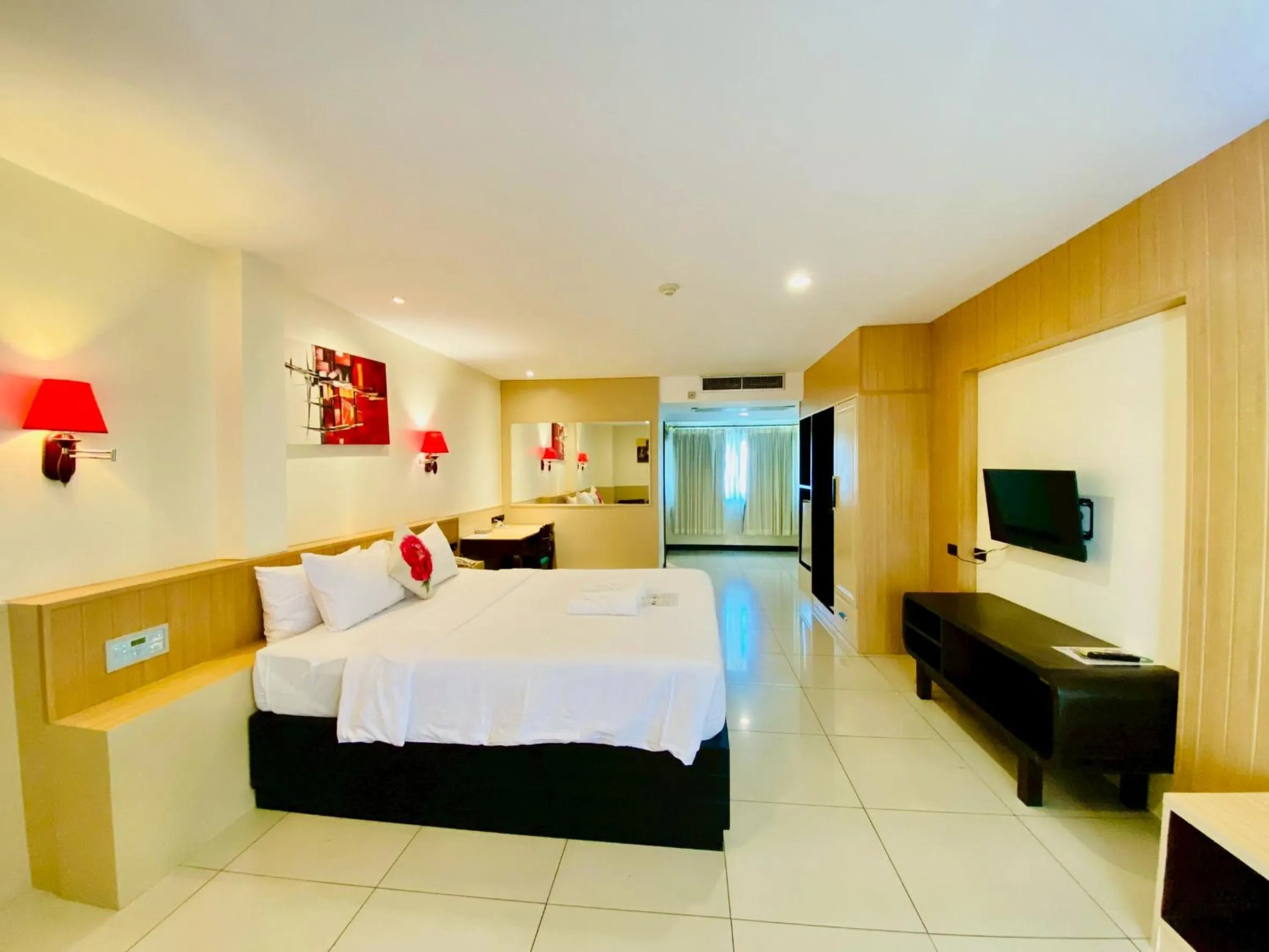 Bedroom, Bed in Baywalk Residence Pattaya