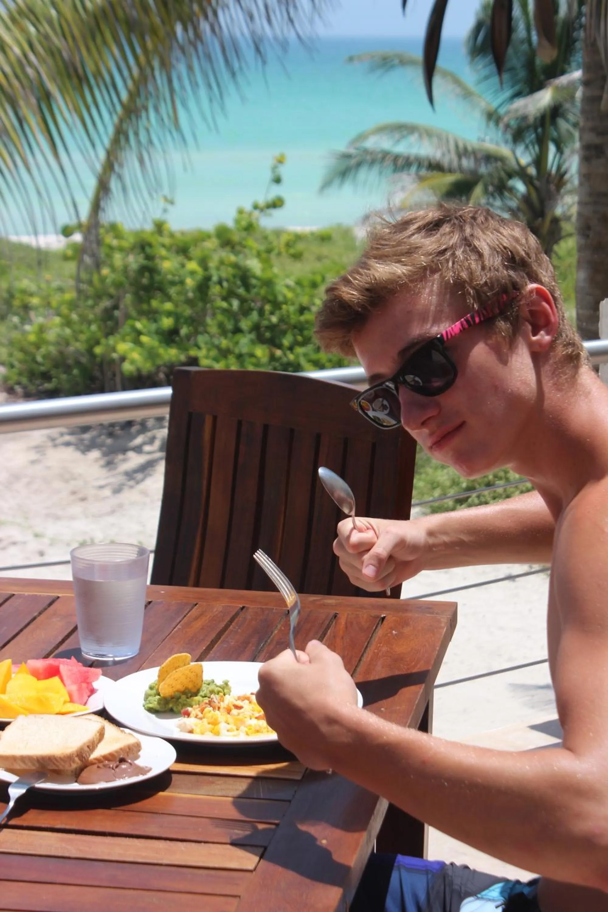 People in Hotel La Casa Cielo solo adultos