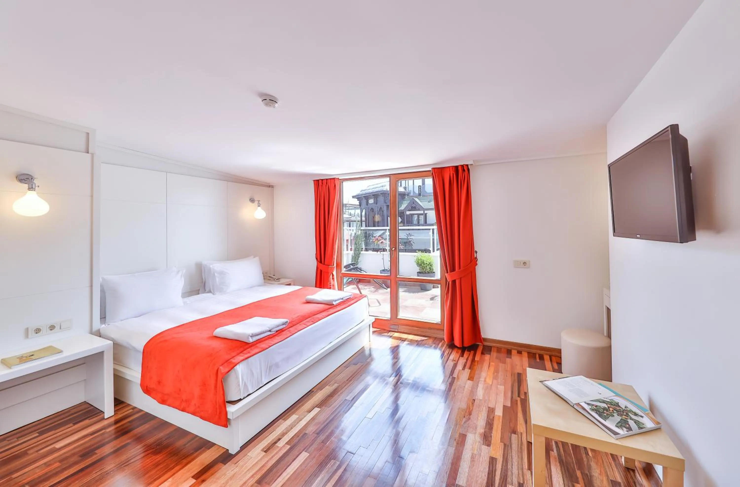 Photo of the whole room, Bed in Senatus Hotel - Special Class