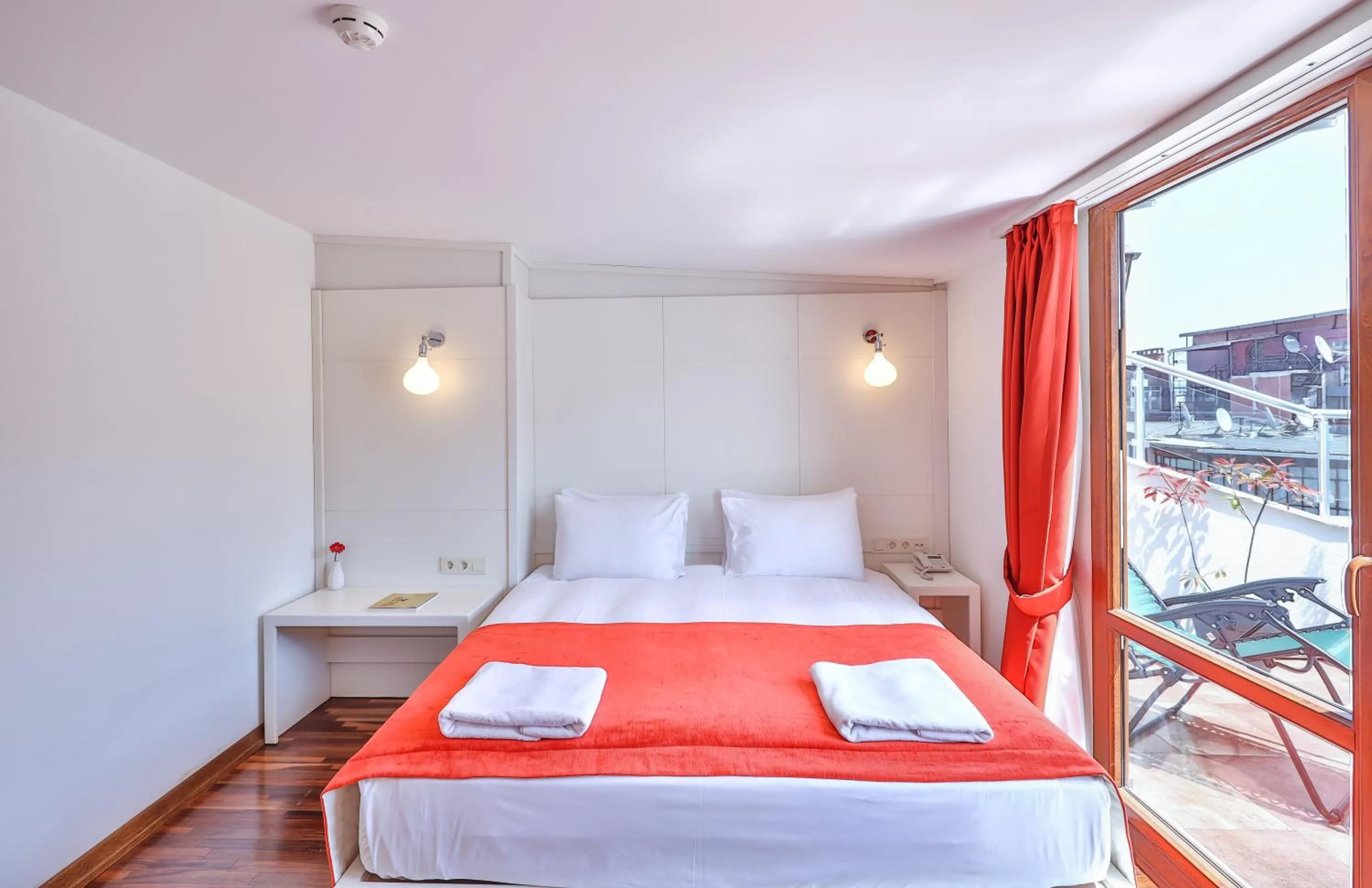 Photo of the whole room, Bed in Senatus Hotel - Special Class