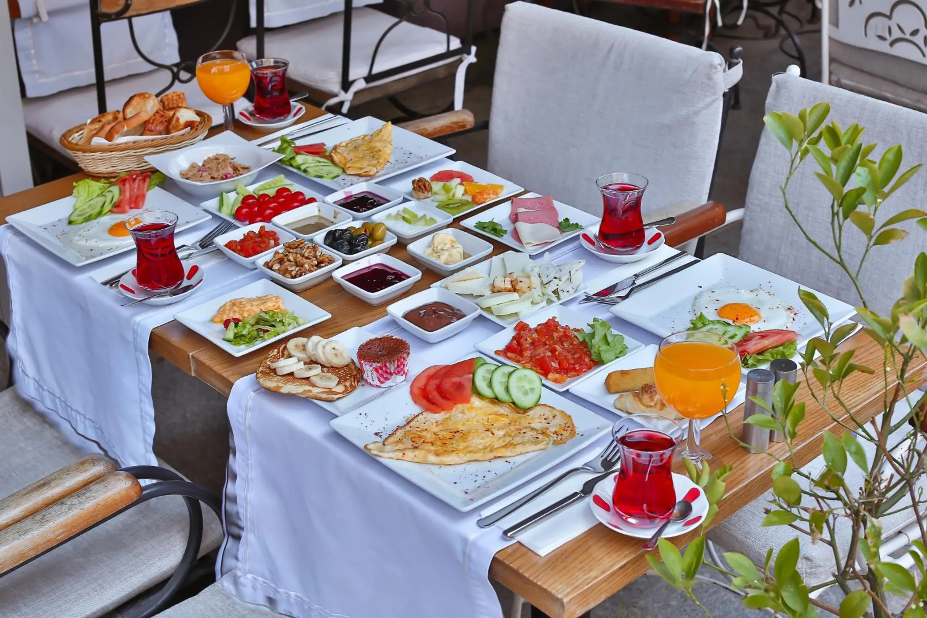 Restaurant/places to eat in Senatus Hotel - Special Class Restaurant/places to eat in Senatus Hotel - Special Class