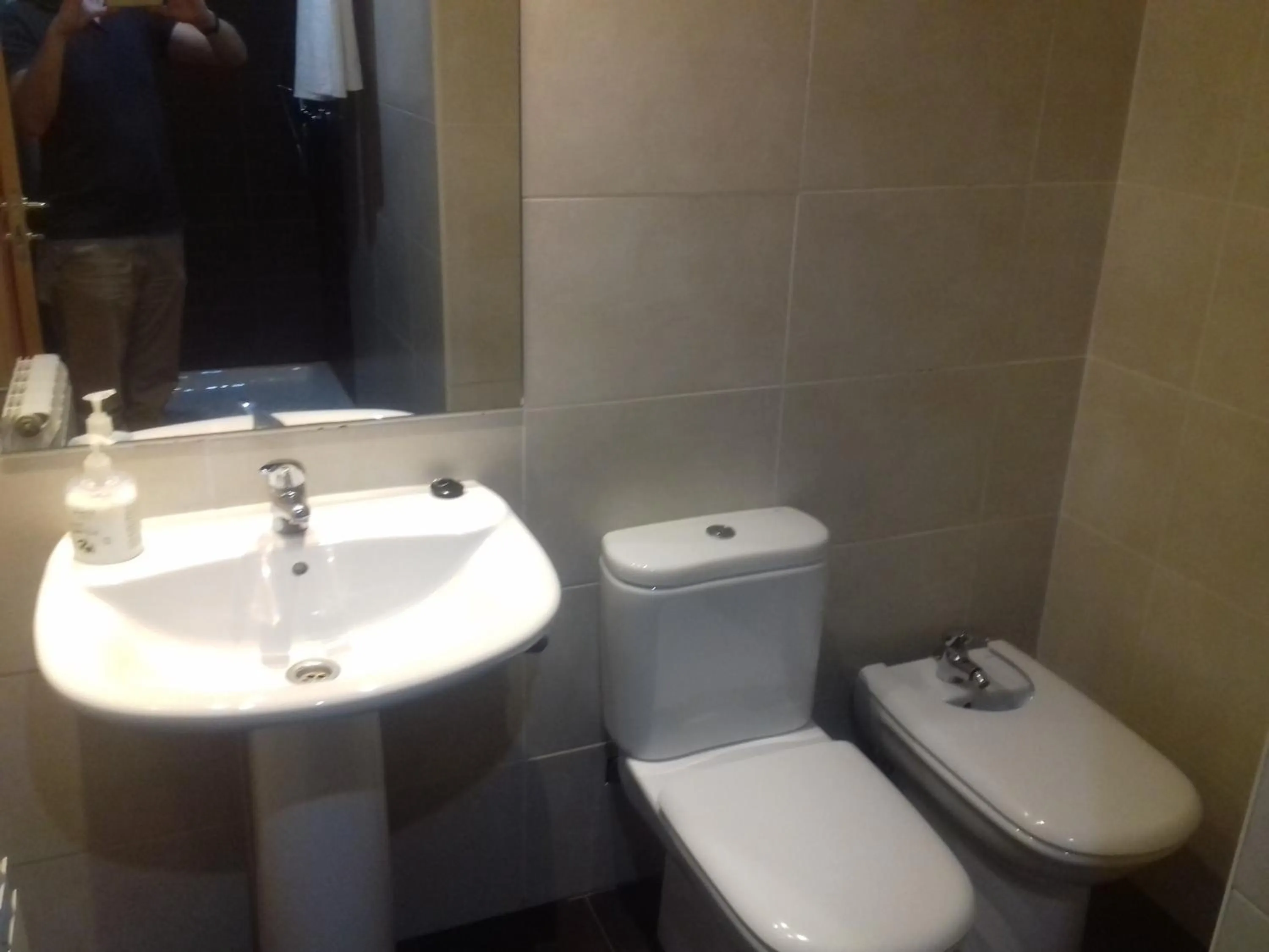 Bathroom in Apartamentos Auhabitat Zaragoza, edificio de apartamentos turísticos