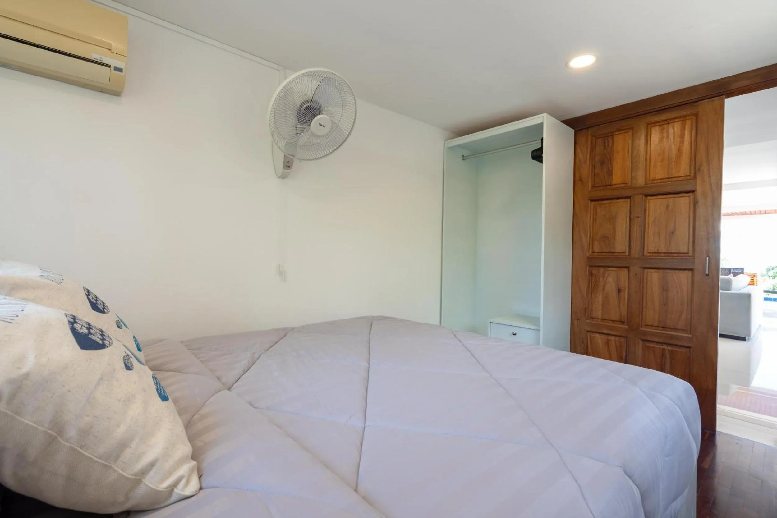 Bedroom, Bed in Amazing Seaview Apartment