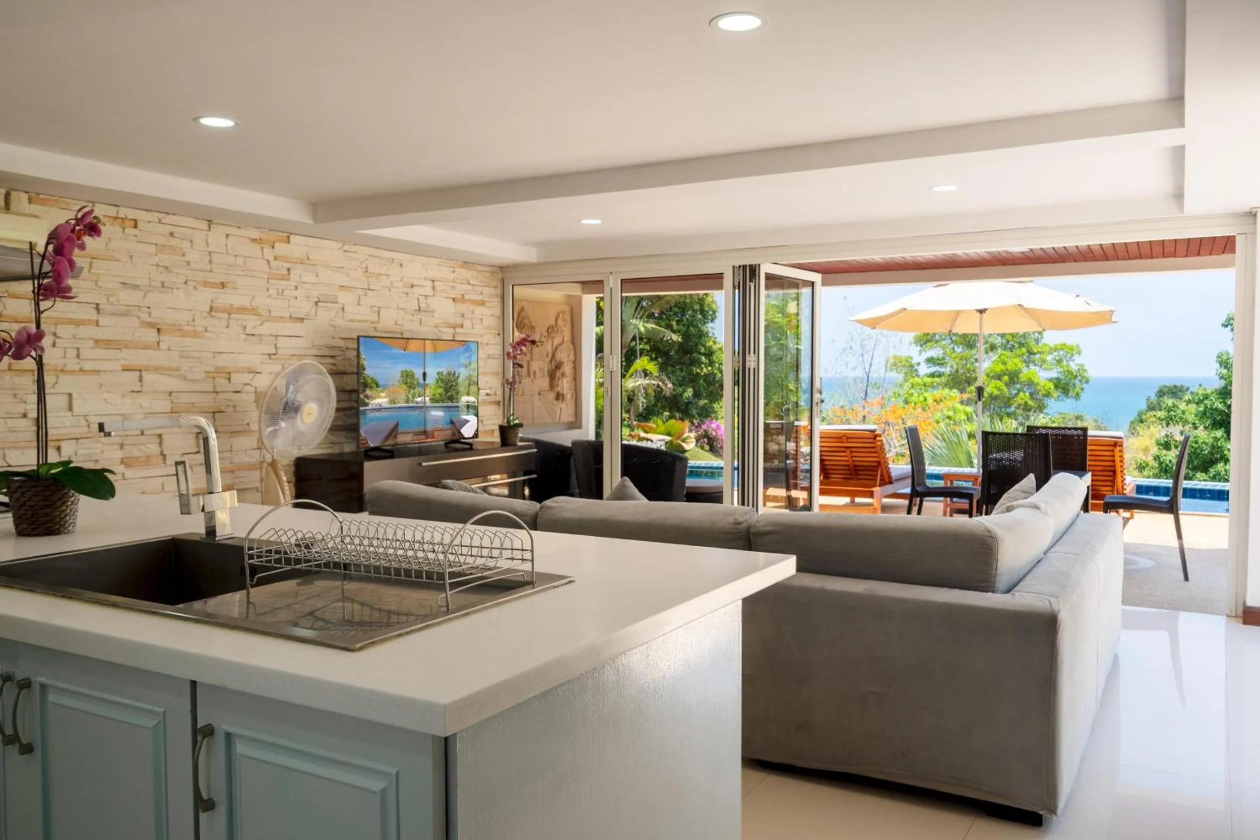 Living room in Amazing Seaview Apartment