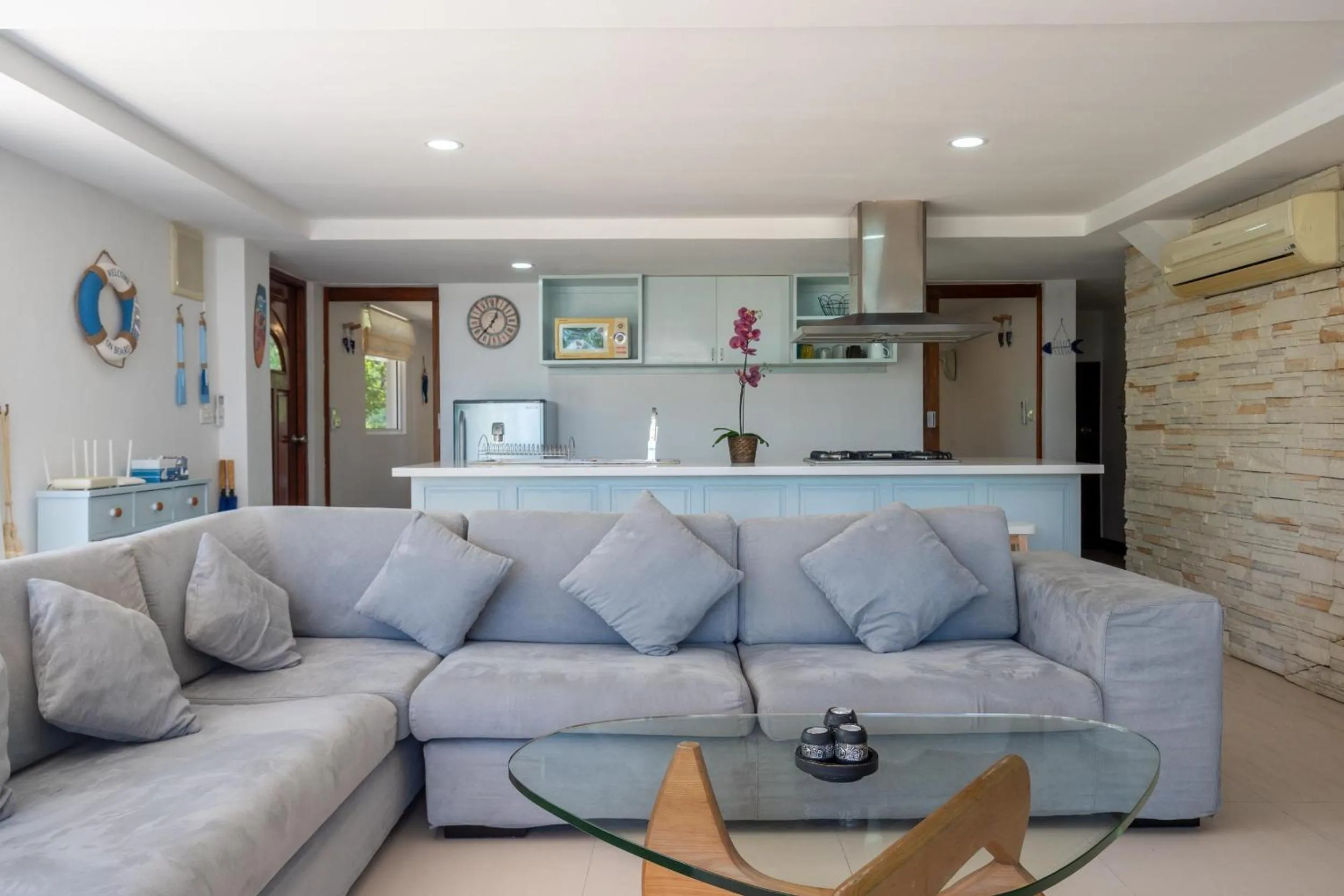 Living room in Amazing Seaview Apartment