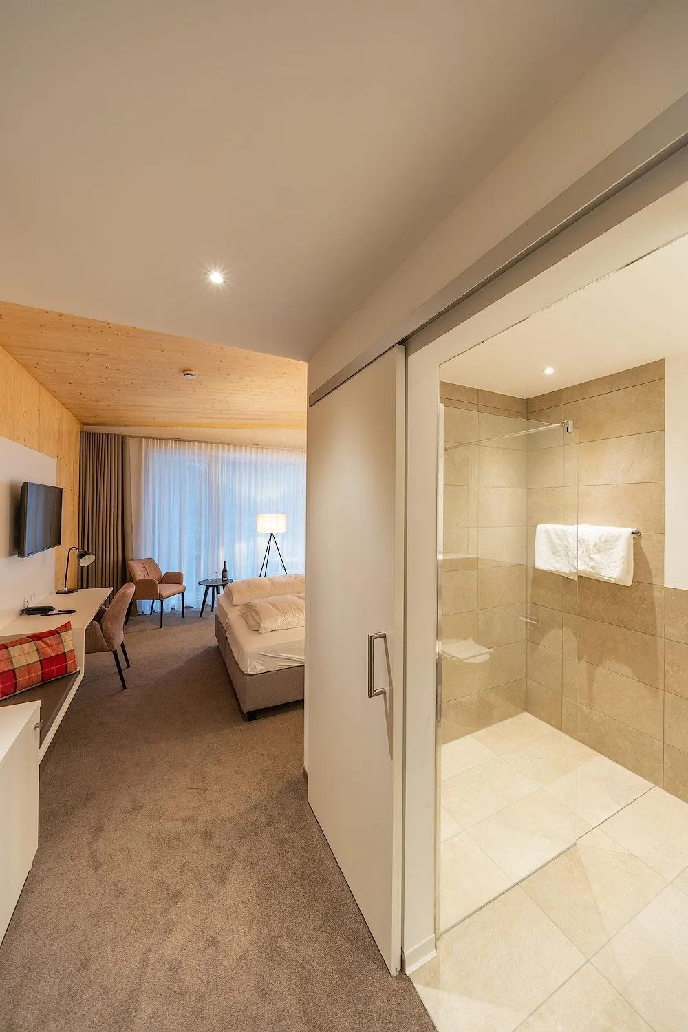 Photo of the whole room, Bed in Weinhotel Pfeffer & Salz