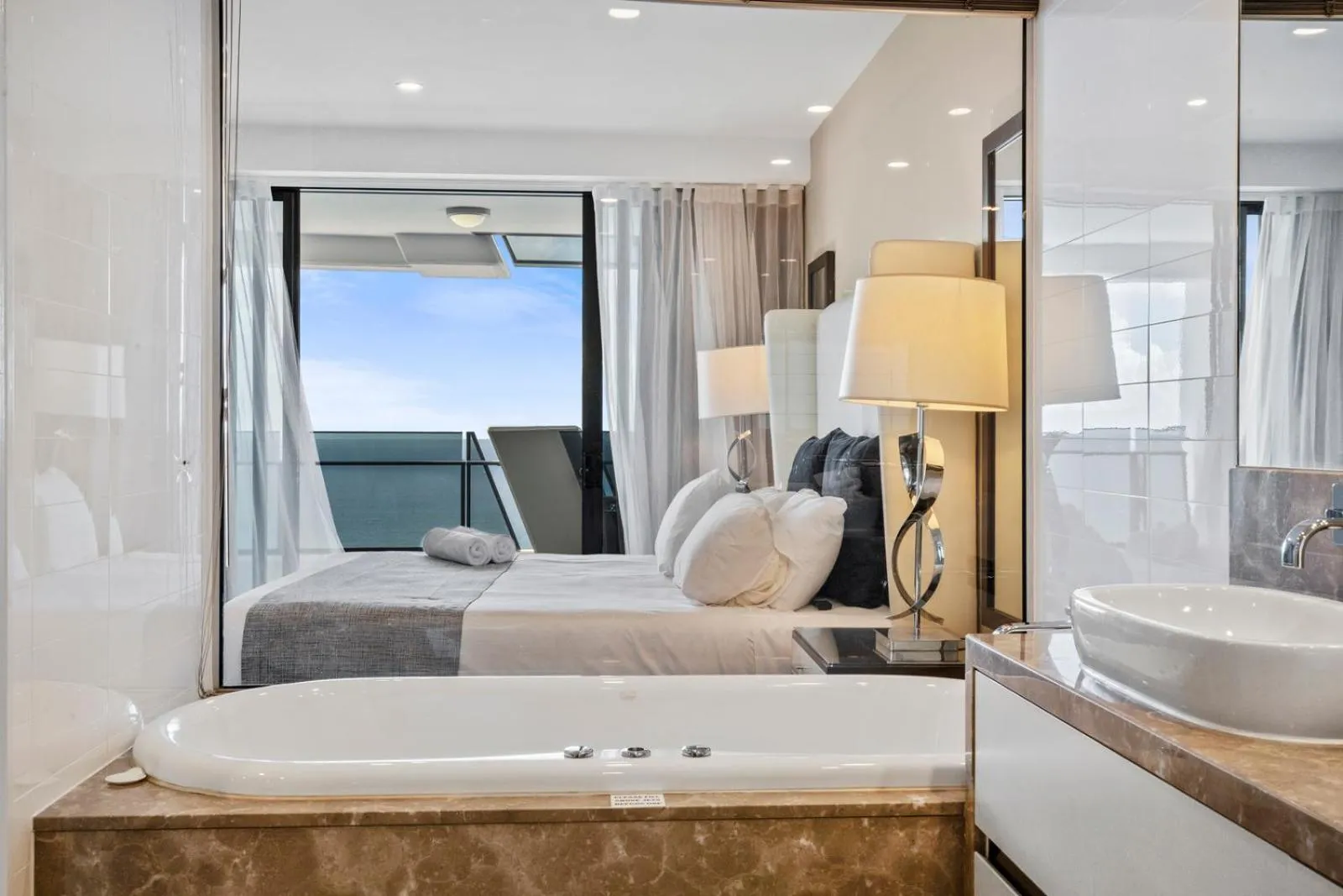 Bed in Soul Surfers Paradise - Gclr