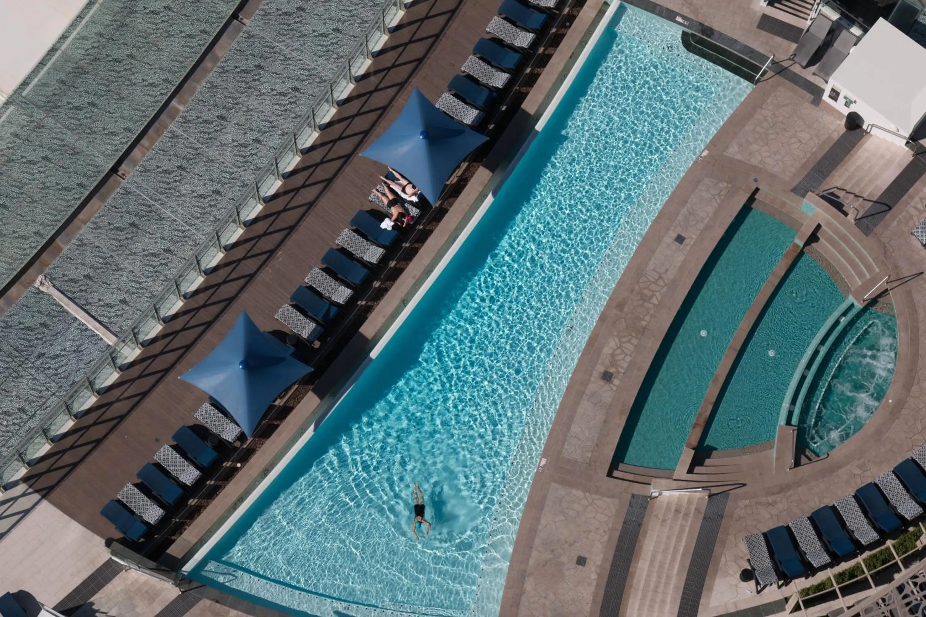 Bird's eye view in Soul Surfers Paradise - Gclr