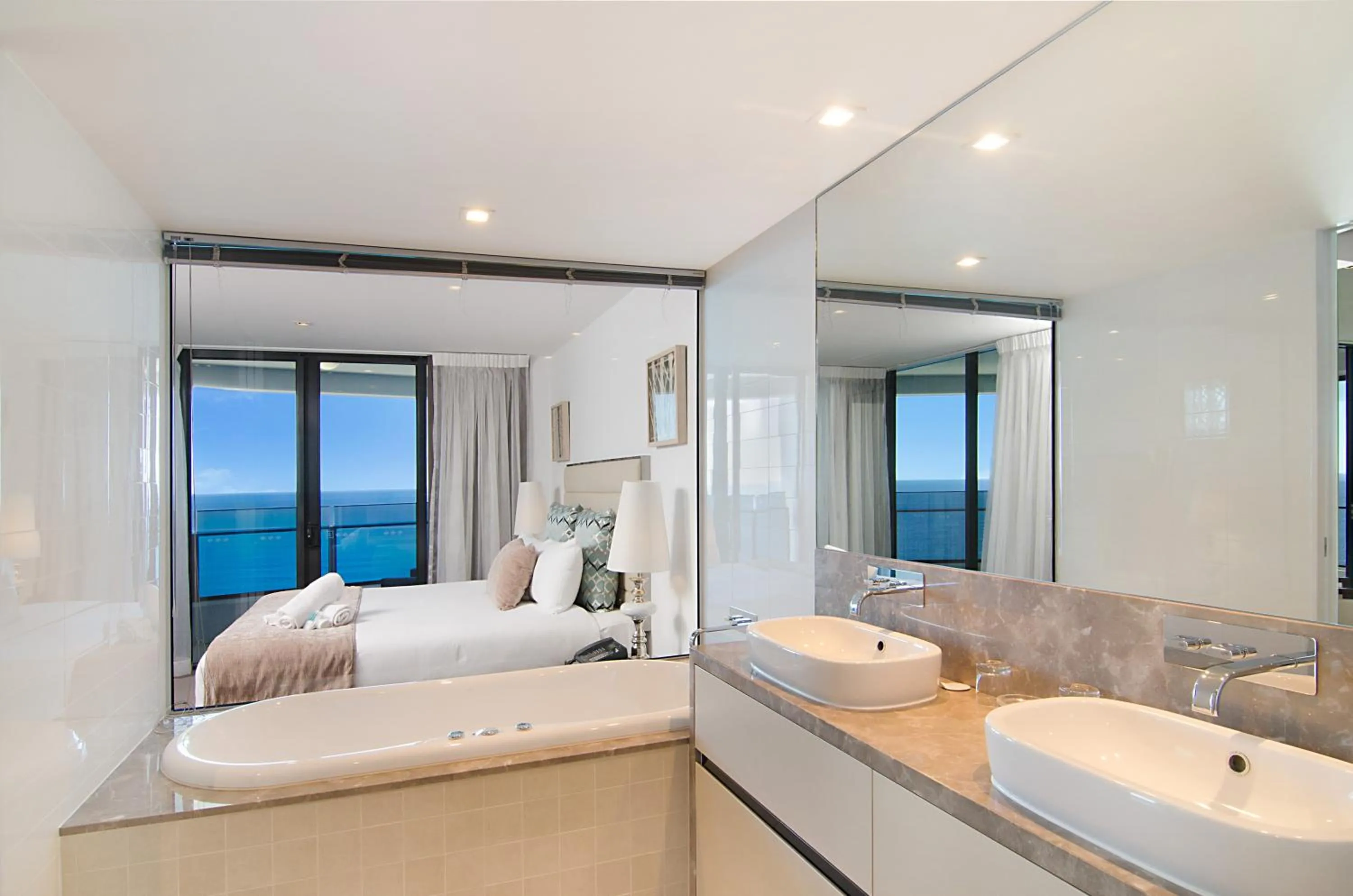 Bed in Soul Surfers Paradise - Gclr