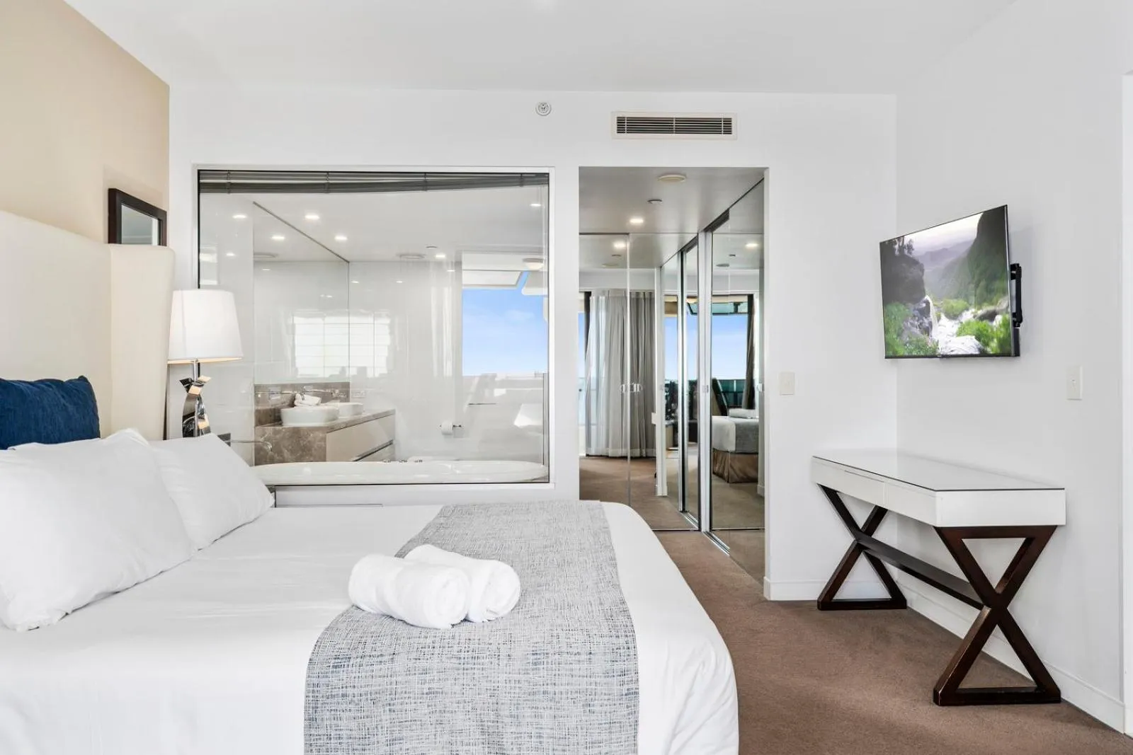 Bed in Soul Surfers Paradise - Gclr