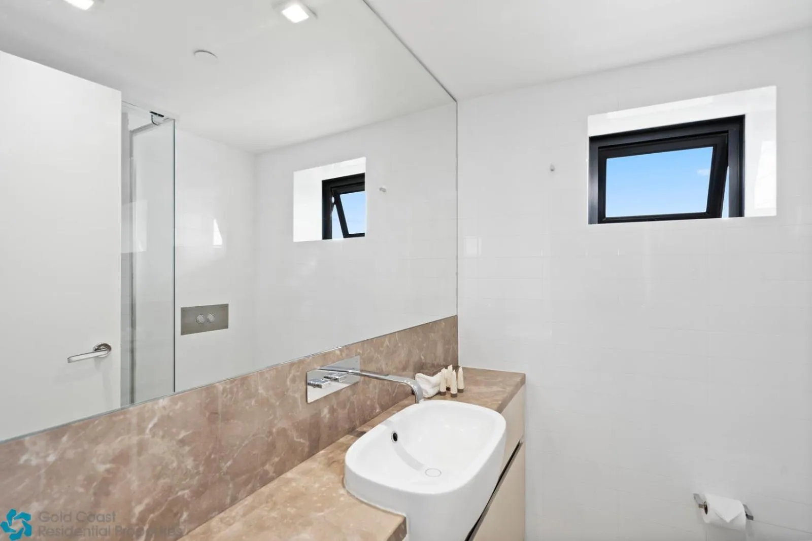 Bathroom in Soul Surfers Paradise - Gclr