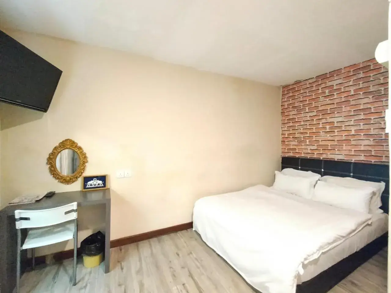 Six-Bedroom House in Natol Homestay - Paris BDC Six-Bedroom House in Natol Homestay - Paris BDC