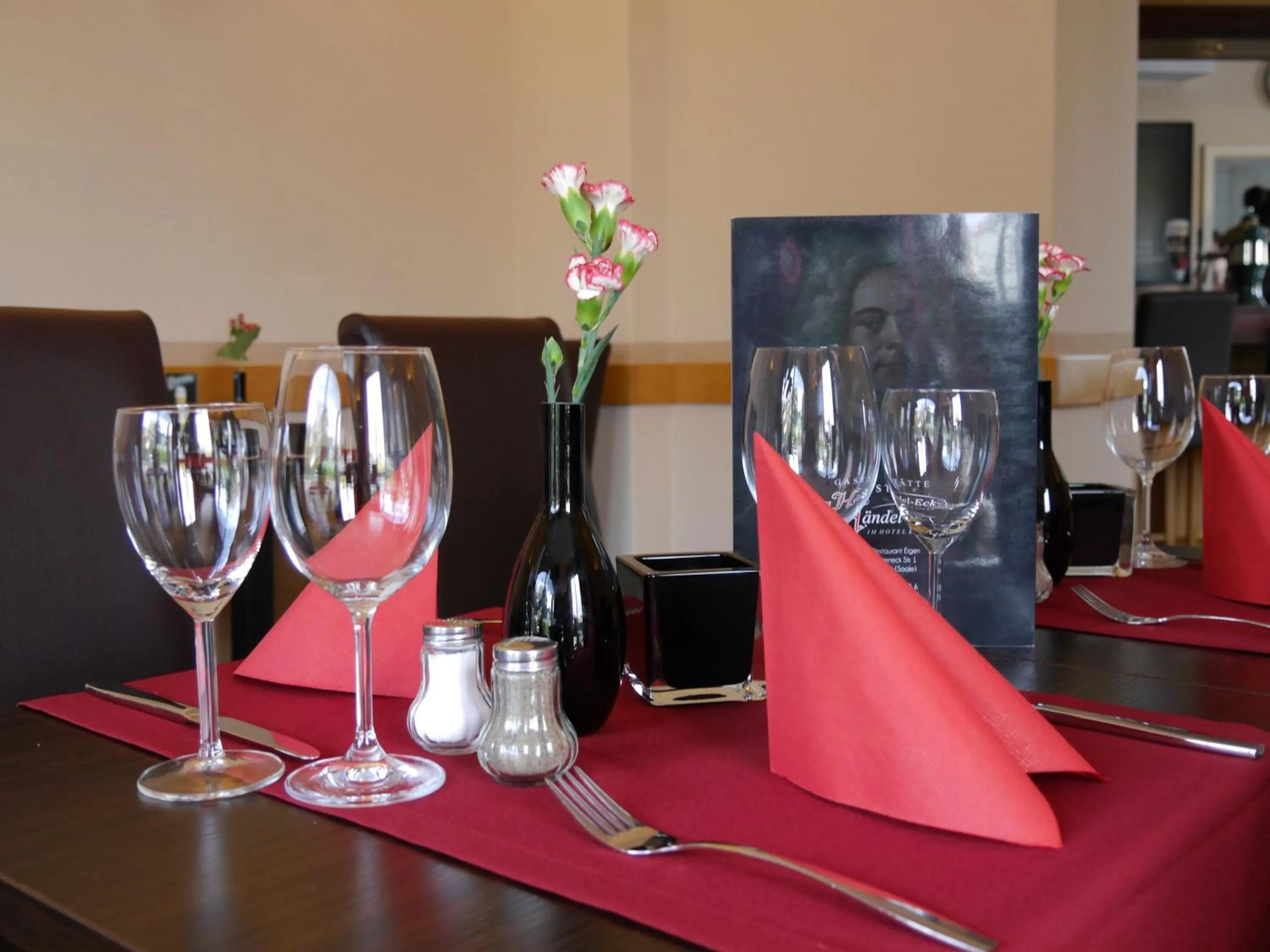 Restaurant/places to eat in Hotel Eigen