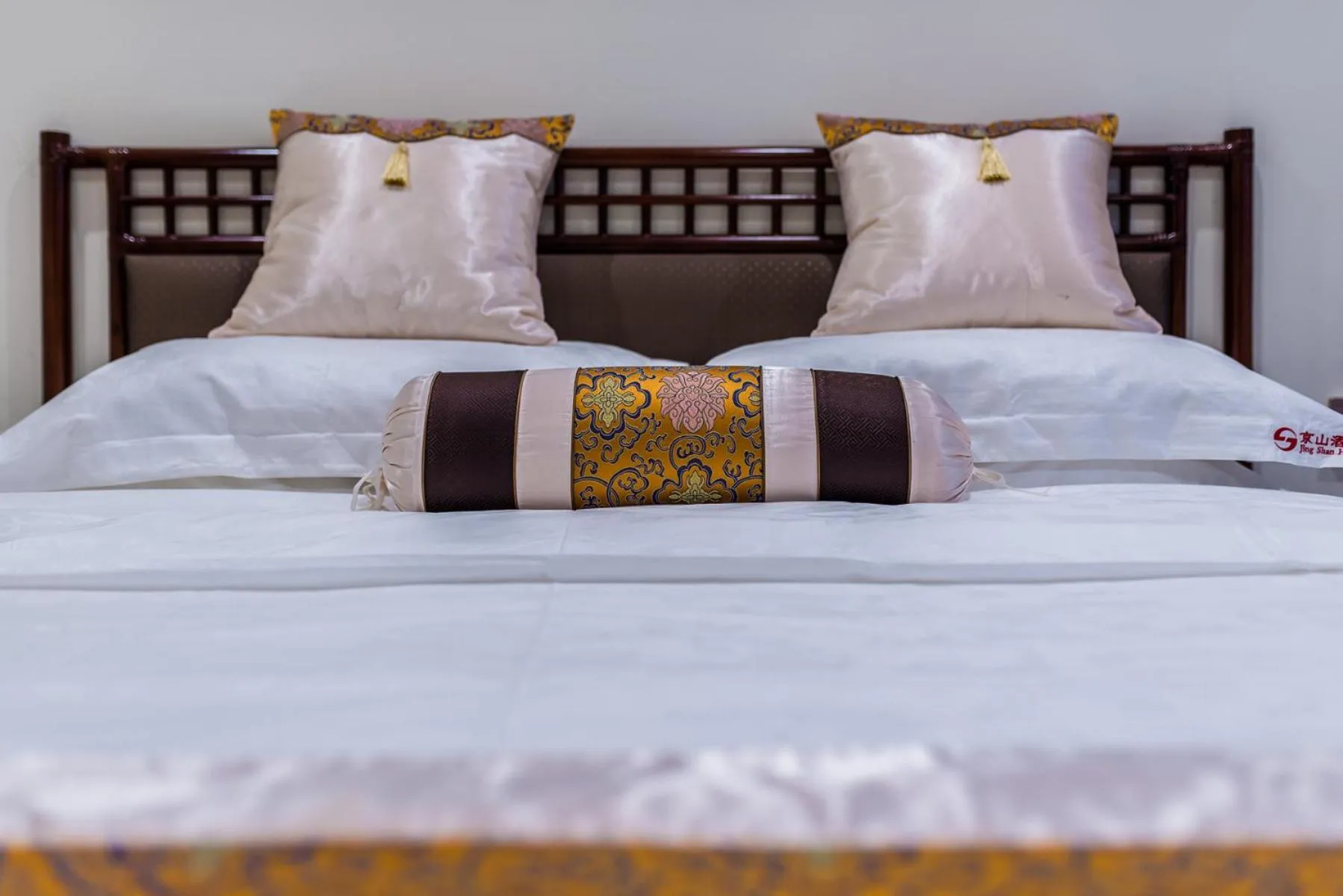 Bed in Hainan Jingshan Hotel
