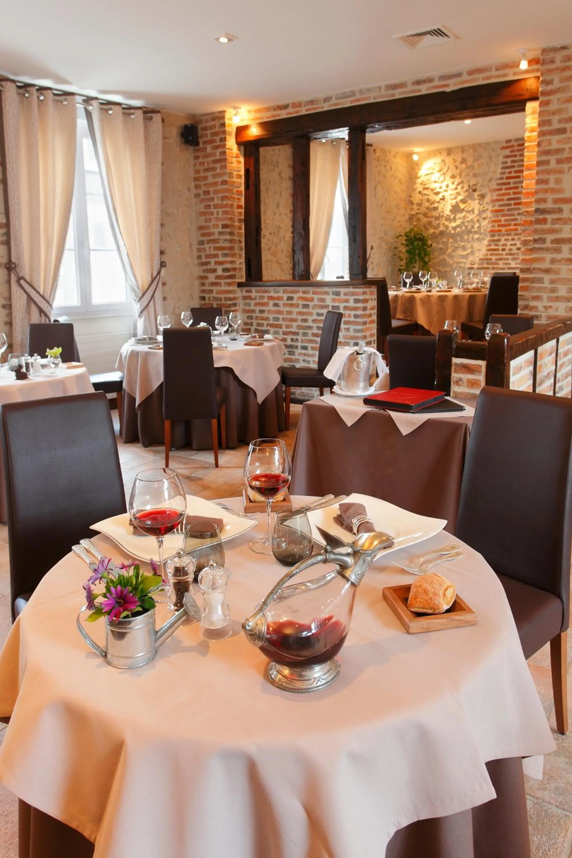 Restaurant/places to eat in La Chaumière