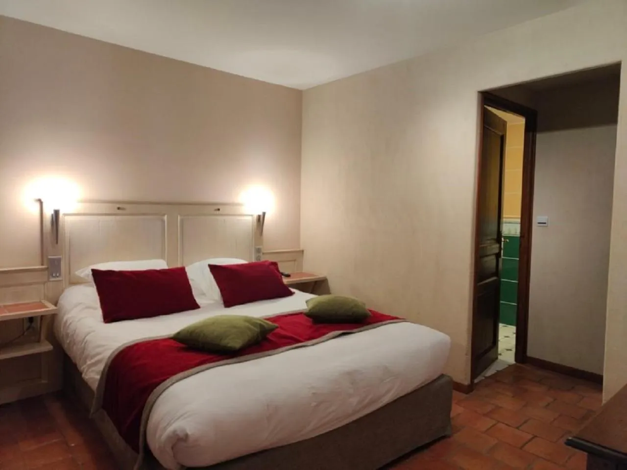 TV and multimedia, Bed in La Chaumière