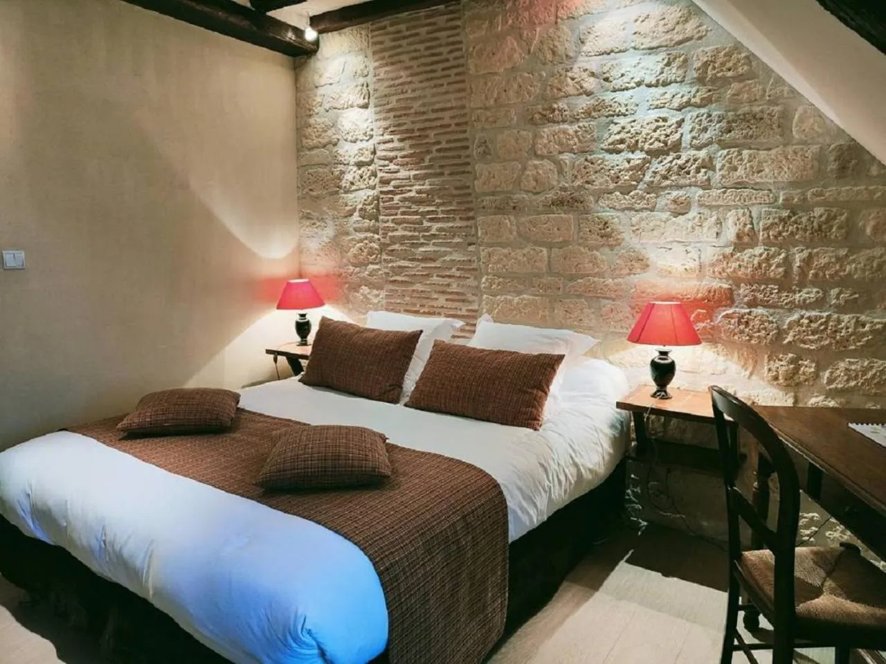 Shower, Bed in La Chaumière