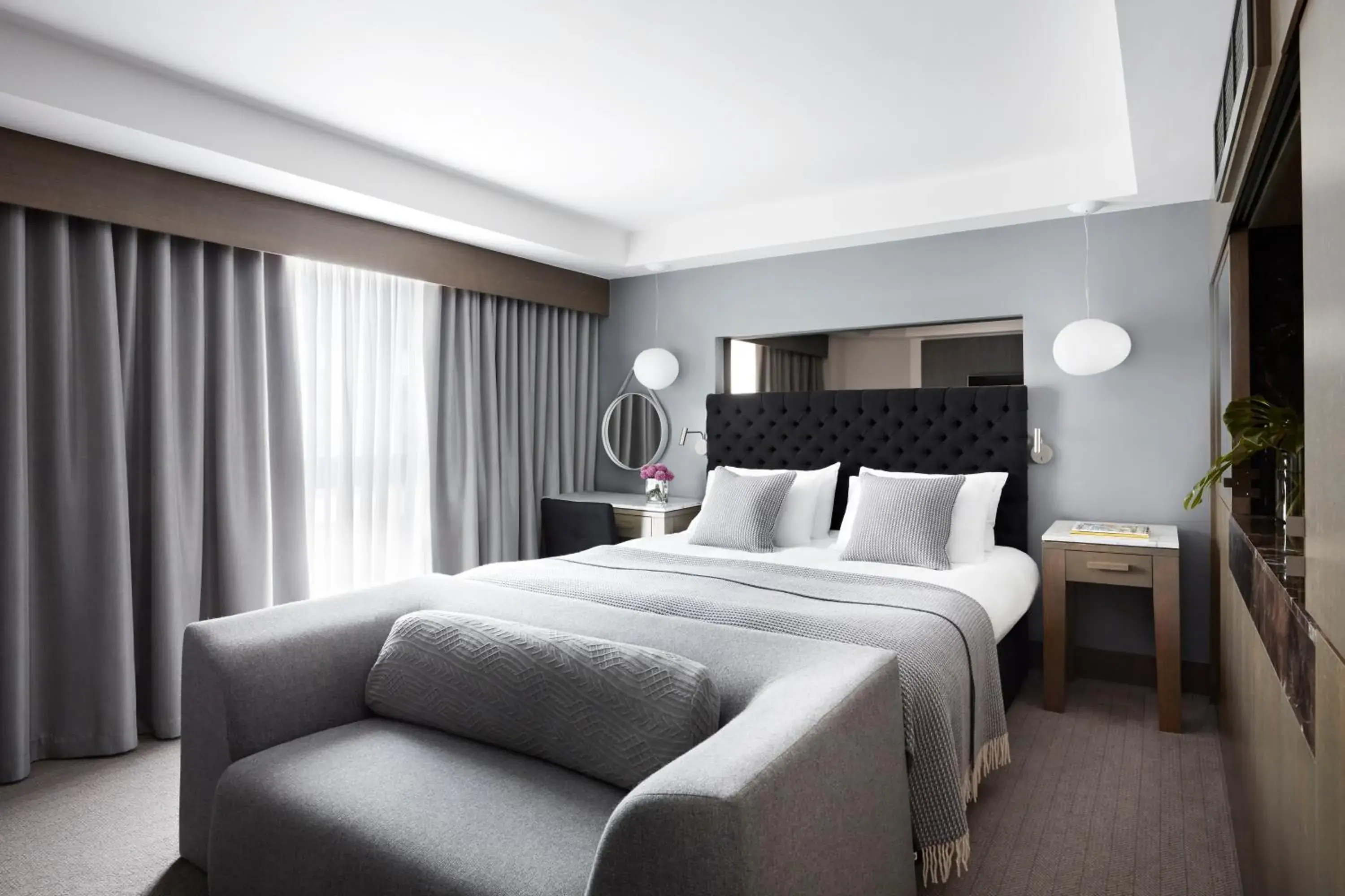 Bed in Kimpton Blythswood Square Hotel & Spa by IHG Bed in Kimpton Blythswood Square Hotel & Spa by IHG