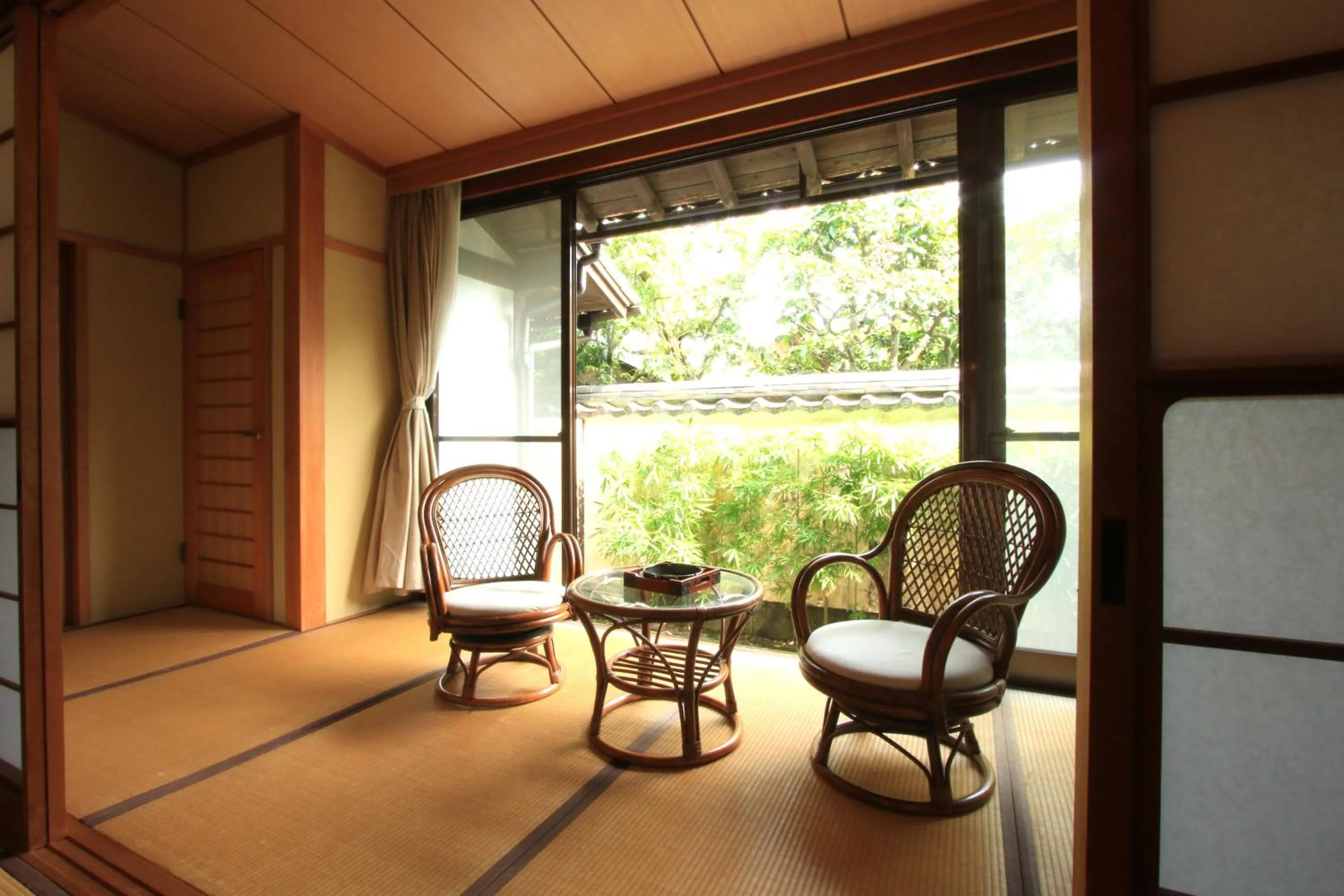 Photo of the whole room in Shunkouen